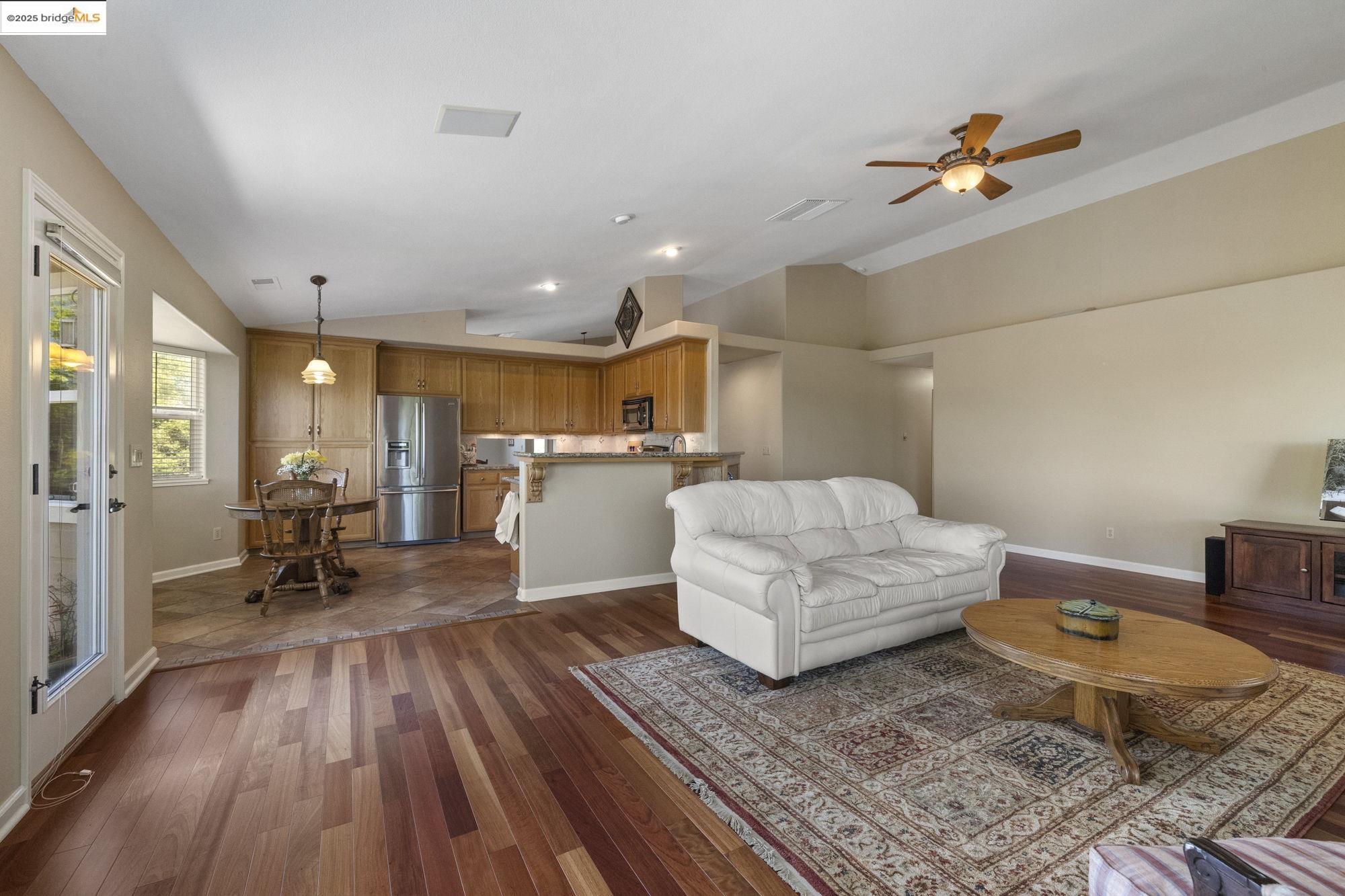 Detail Gallery Image 11 of 48 For 16399 Crestridge Ave, Sonora,  CA 95370 - 3 Beds | 3 Baths
