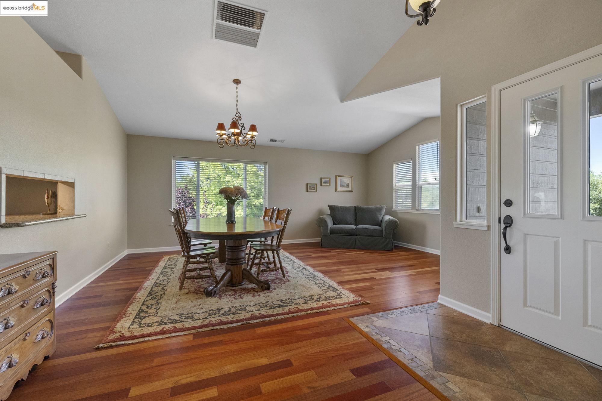 Detail Gallery Image 3 of 48 For 16399 Crestridge Ave, Sonora,  CA 95370 - 3 Beds | 3 Baths