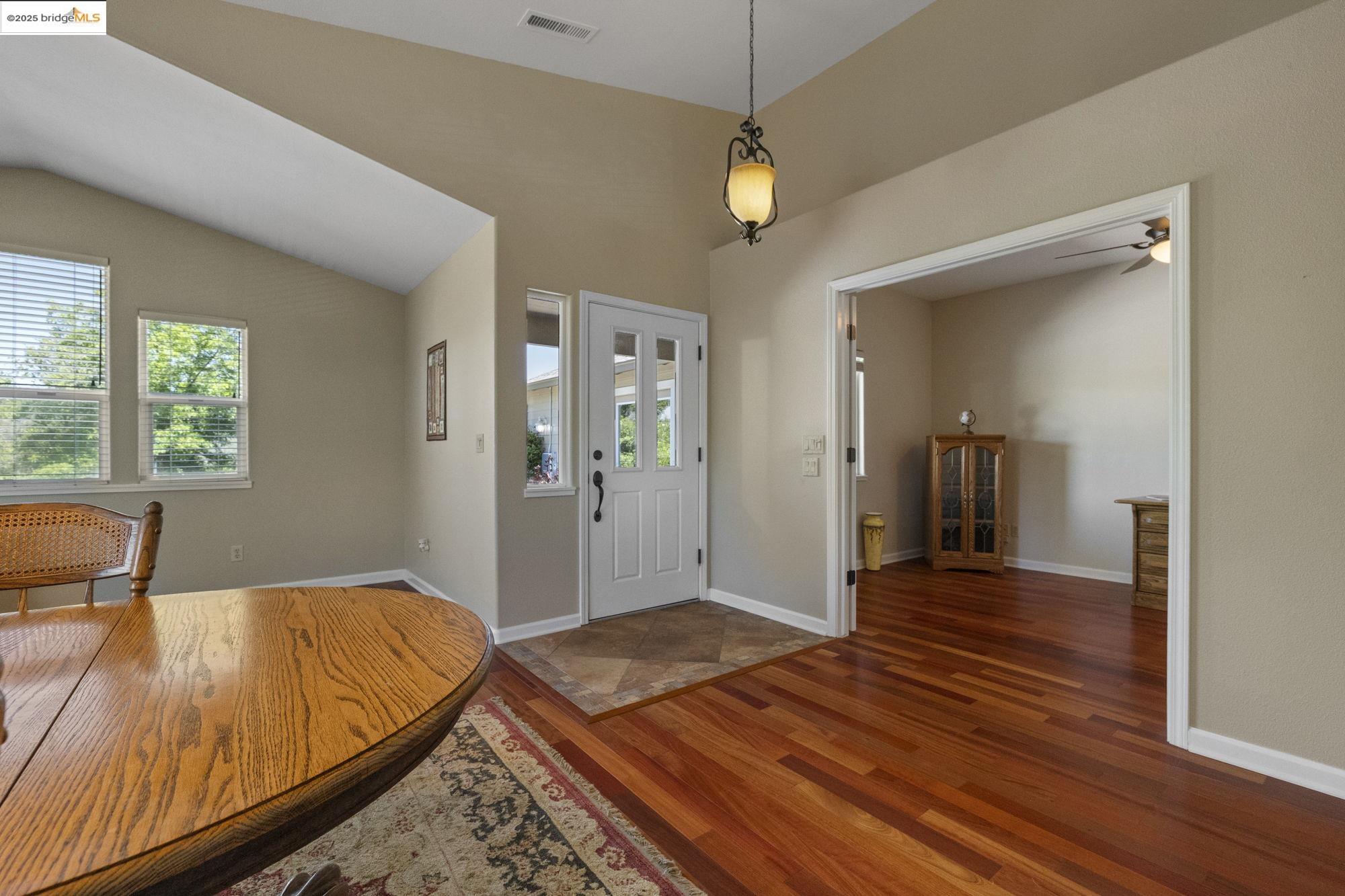 Detail Gallery Image 5 of 48 For 16399 Crestridge Ave, Sonora,  CA 95370 - 3 Beds | 3 Baths