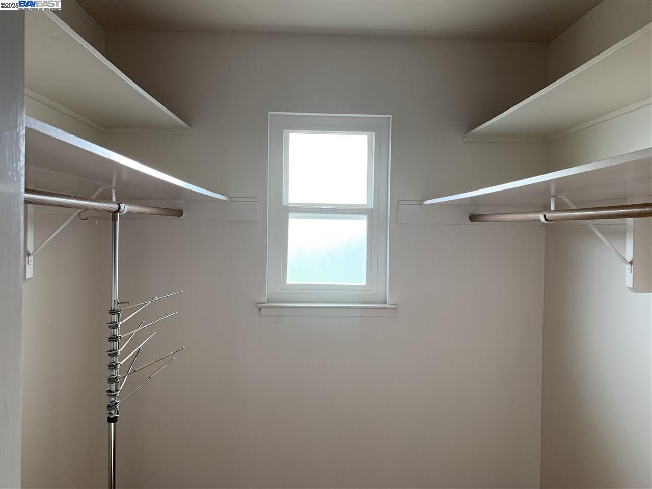 Detail Gallery Image 16 of 31 For 2755 Pineridge Rd, Castro Valley,  CA 94546 - 3 Beds | 2 Baths