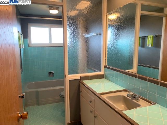 Detail Gallery Image 20 of 31 For 2755 Pineridge Rd, Castro Valley,  CA 94546 - 3 Beds | 2 Baths