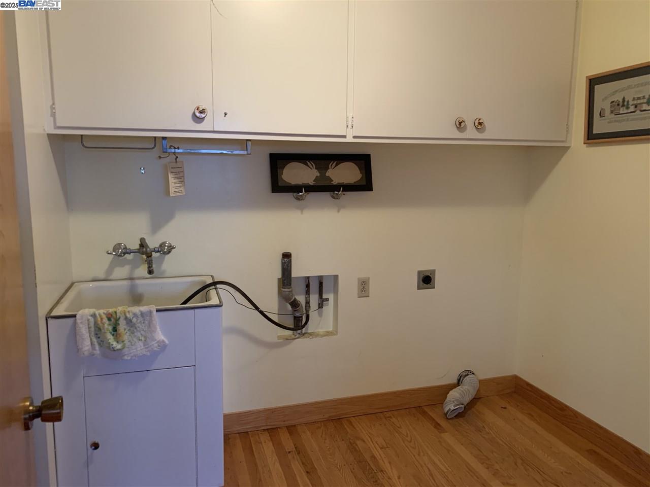 Detail Gallery Image 21 of 31 For 2755 Pineridge Rd, Castro Valley,  CA 94546 - 3 Beds | 2 Baths