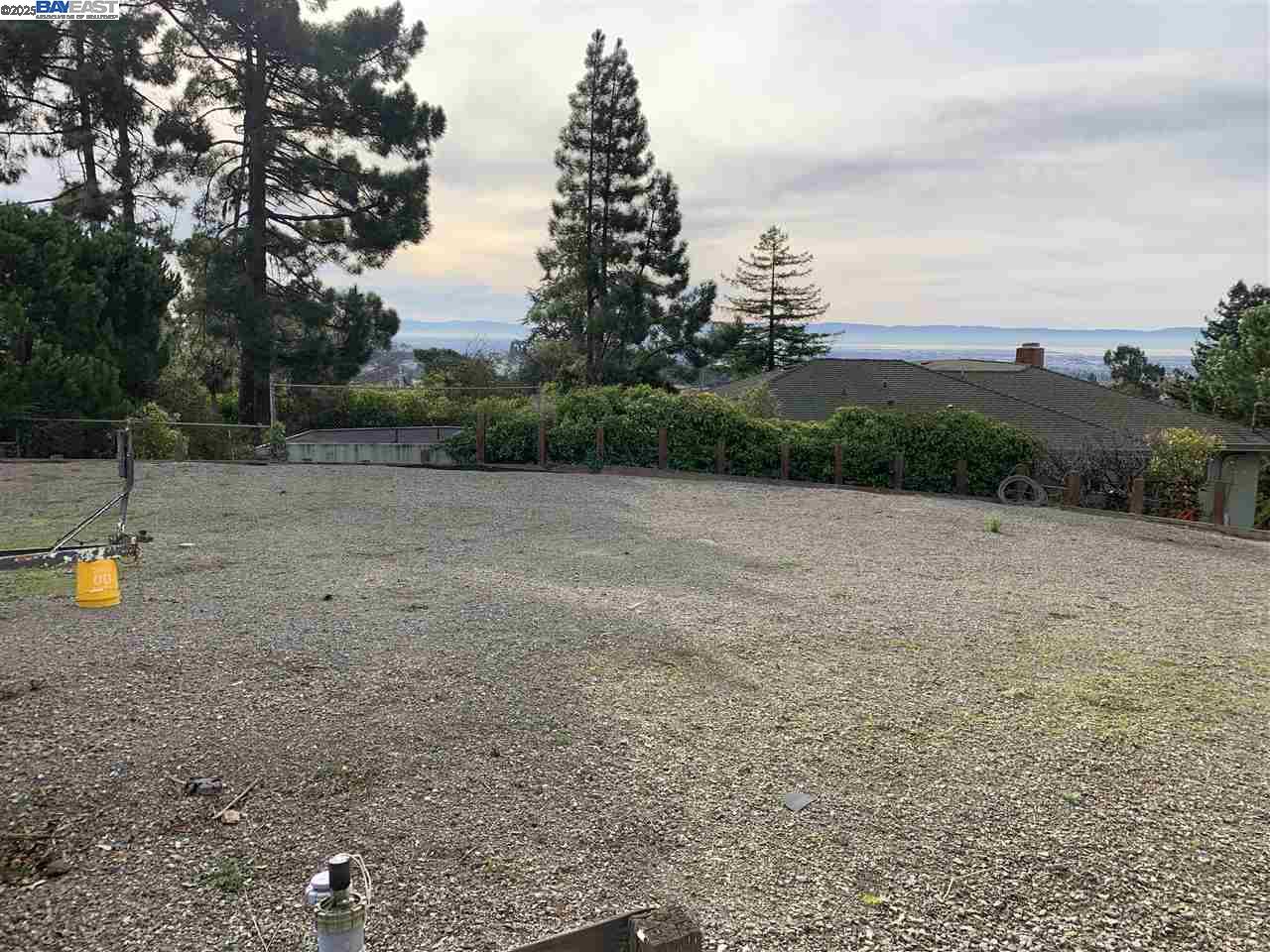 2755 Pineridge Rd, Castro Valley, California 94546, 3 Bedrooms Bedrooms, 6 Rooms Rooms,2 BathroomsBathrooms,Residential Lease,For Rent,2755 Pineridge Rd,41098853