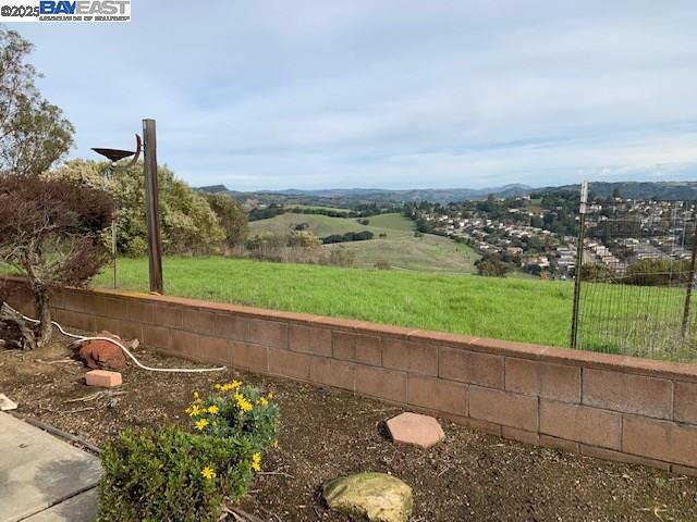 Detail Gallery Image 25 of 31 For 2755 Pineridge Rd, Castro Valley,  CA 94546 - 3 Beds | 2 Baths