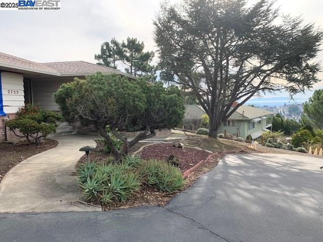 Detail Gallery Image 27 of 31 For 2755 Pineridge Rd, Castro Valley,  CA 94546 - 3 Beds | 2 Baths