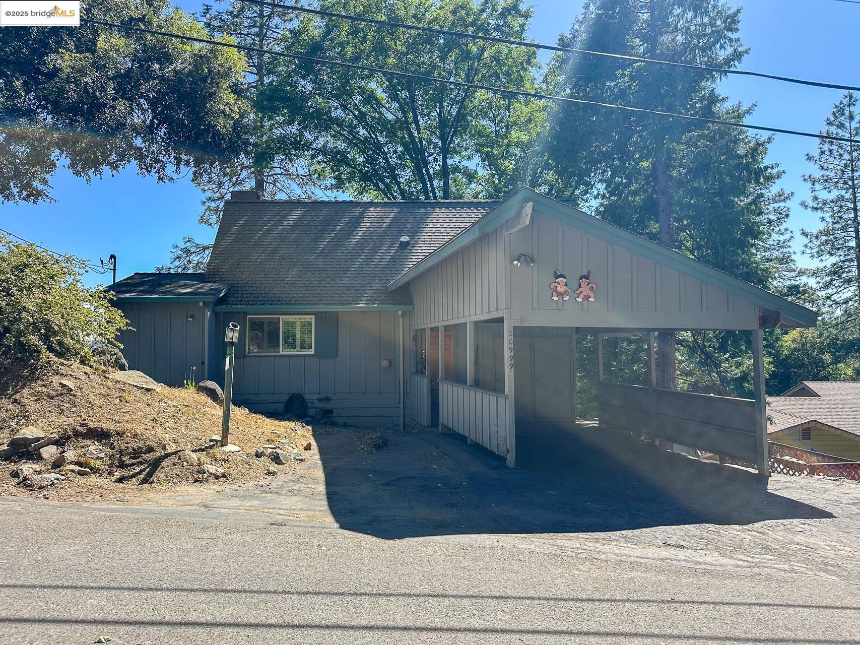 Detail Gallery Image 2 of 29 For 20999 Lama Teumete Rd, Mi Wuk Village,  CA 95346 - 3 Beds | 2 Baths