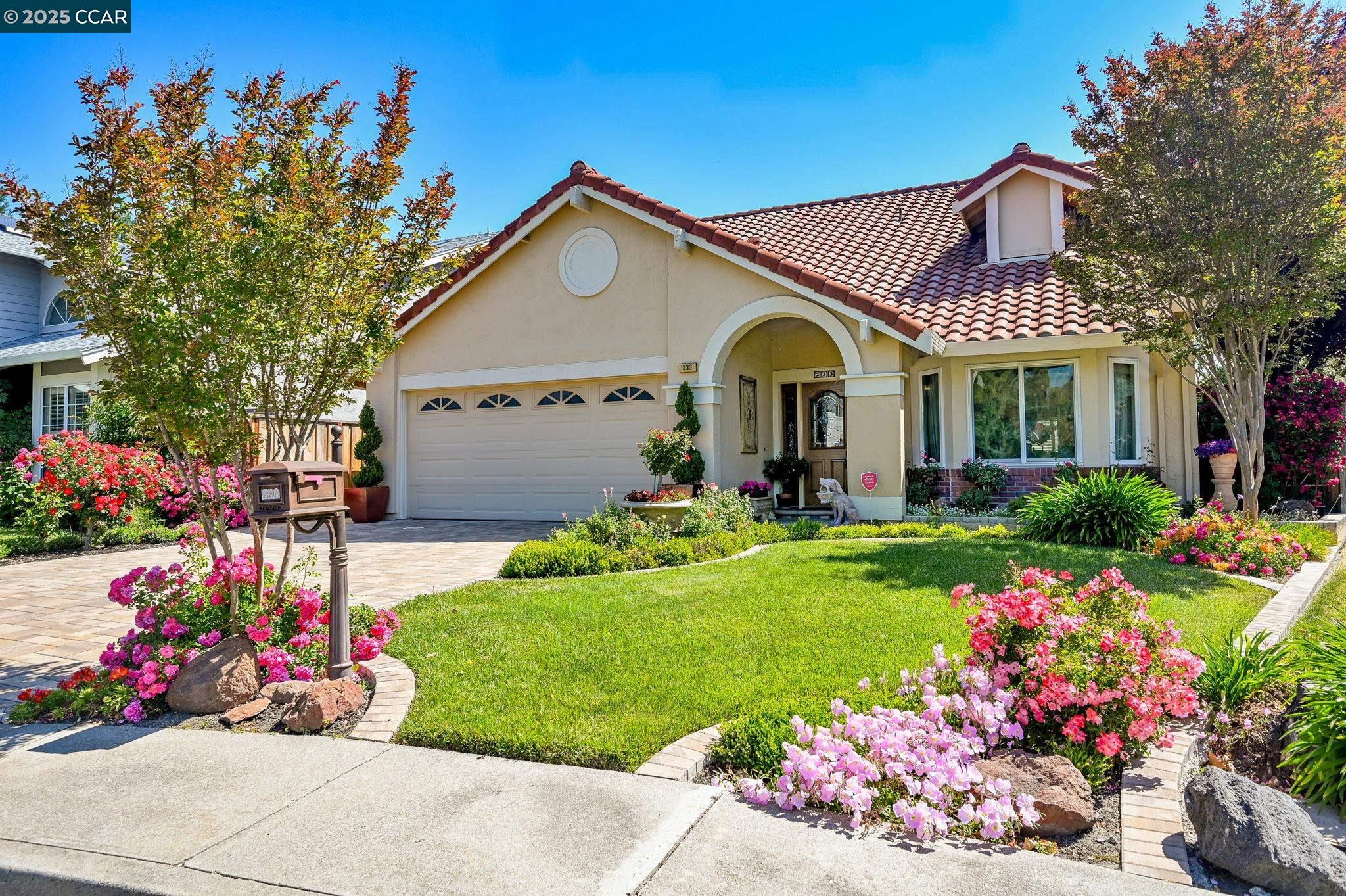 Detail Gallery Image 5 of 48 For 233 Summerford Circle, San Ramon,  CA 94583 - 4 Beds | 3 Baths