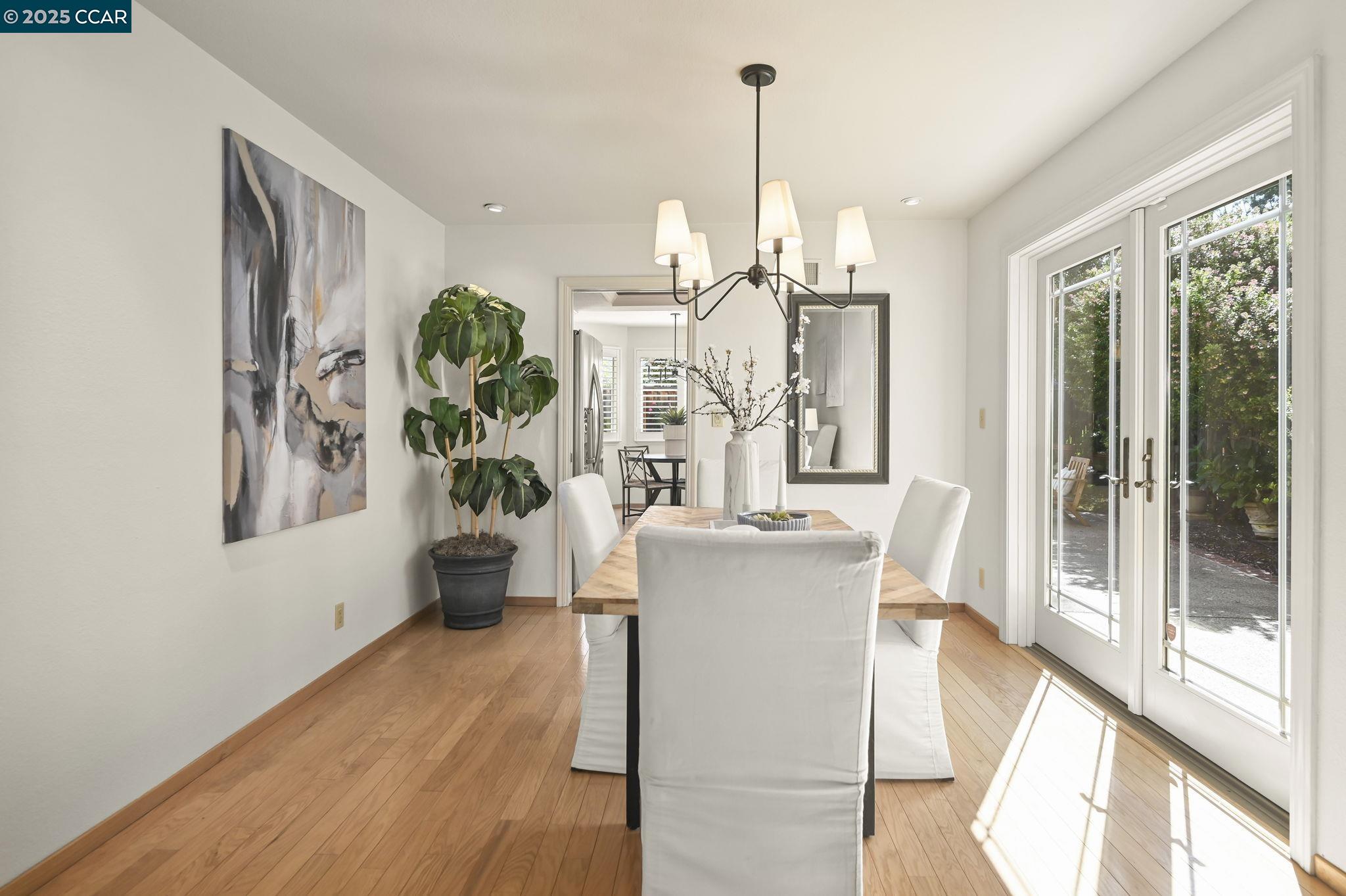 Detail Gallery Image 10 of 48 For 233 Summerford Circle, San Ramon,  CA 94583 - 4 Beds | 3 Baths