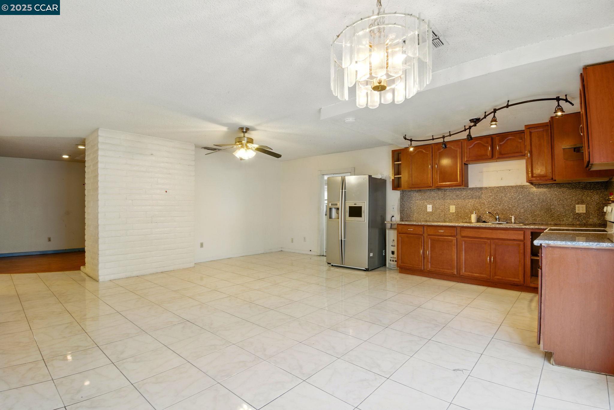 Detail Gallery Image 11 of 30 For 9121 Eaglepoint Ln, Stockton,  CA 95210 - 3 Beds | 2 Baths