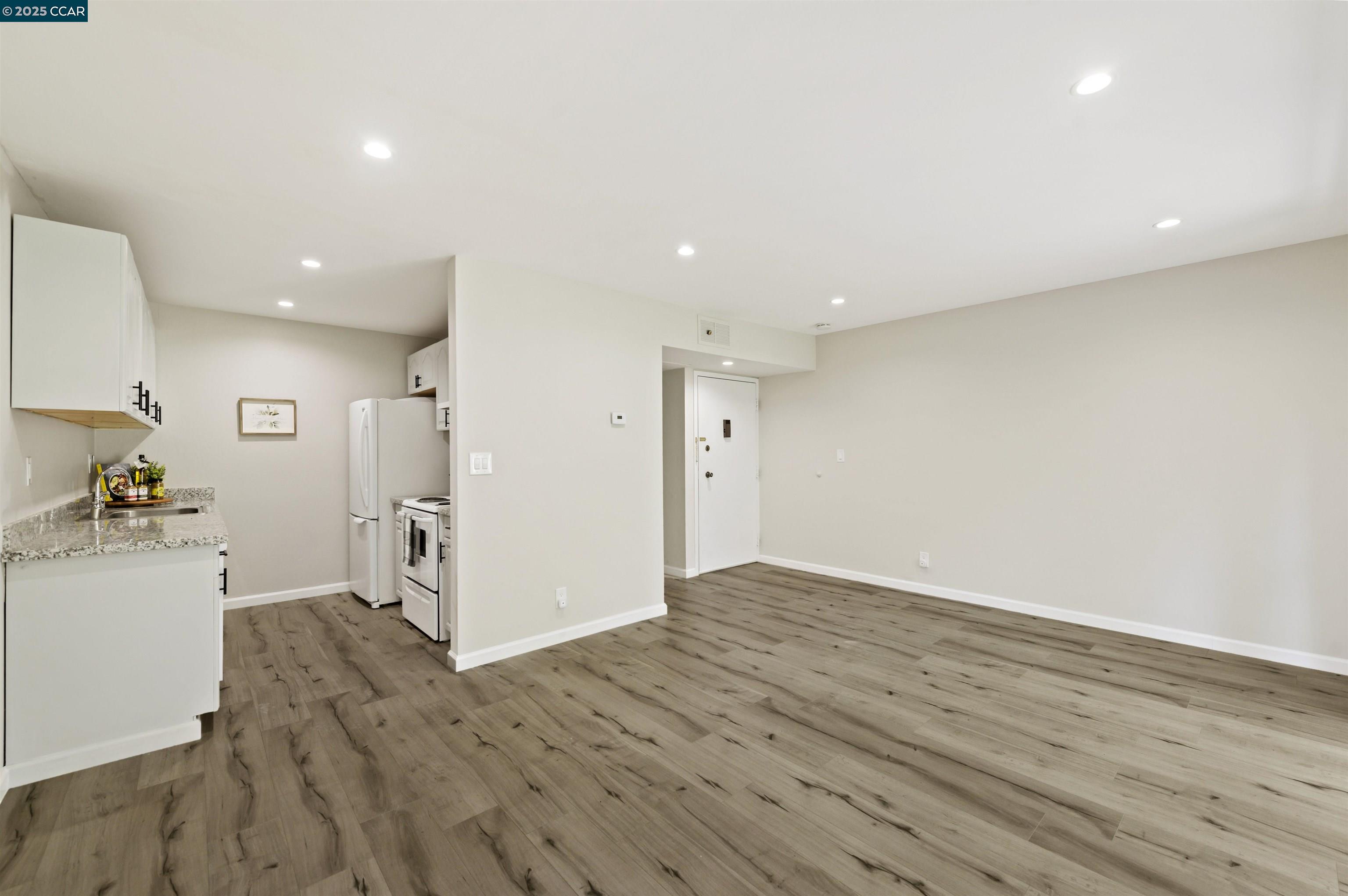 Detail Gallery Image 7 of 16 For 2712 Oak Rd #60,  Walnut Creek,  CA 94597 - 1 Beds | 1 Baths