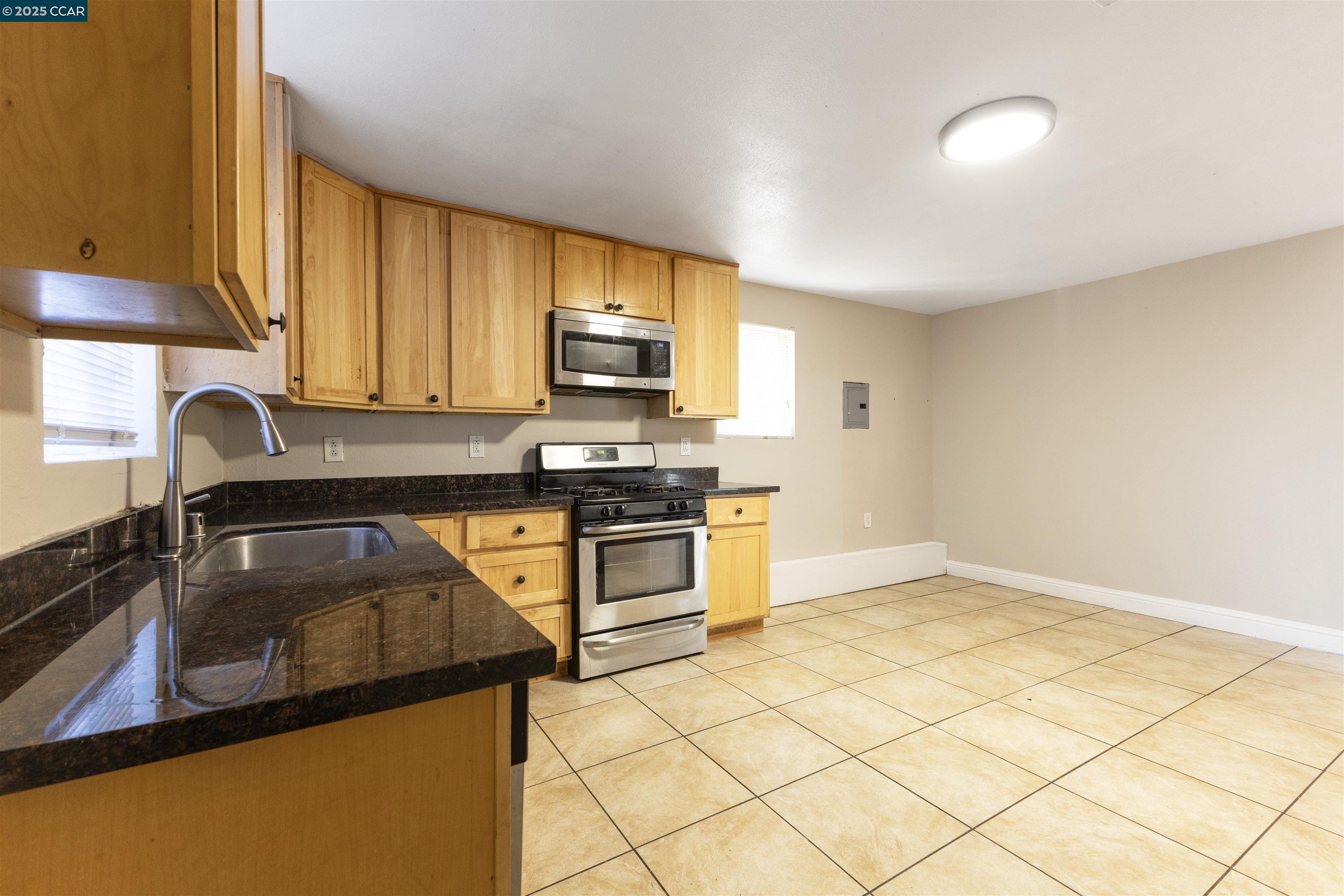 Detail Gallery Image 9 of 25 For 535-537 34th Street, Richmond,  CA 94805 - – Beds | – Baths