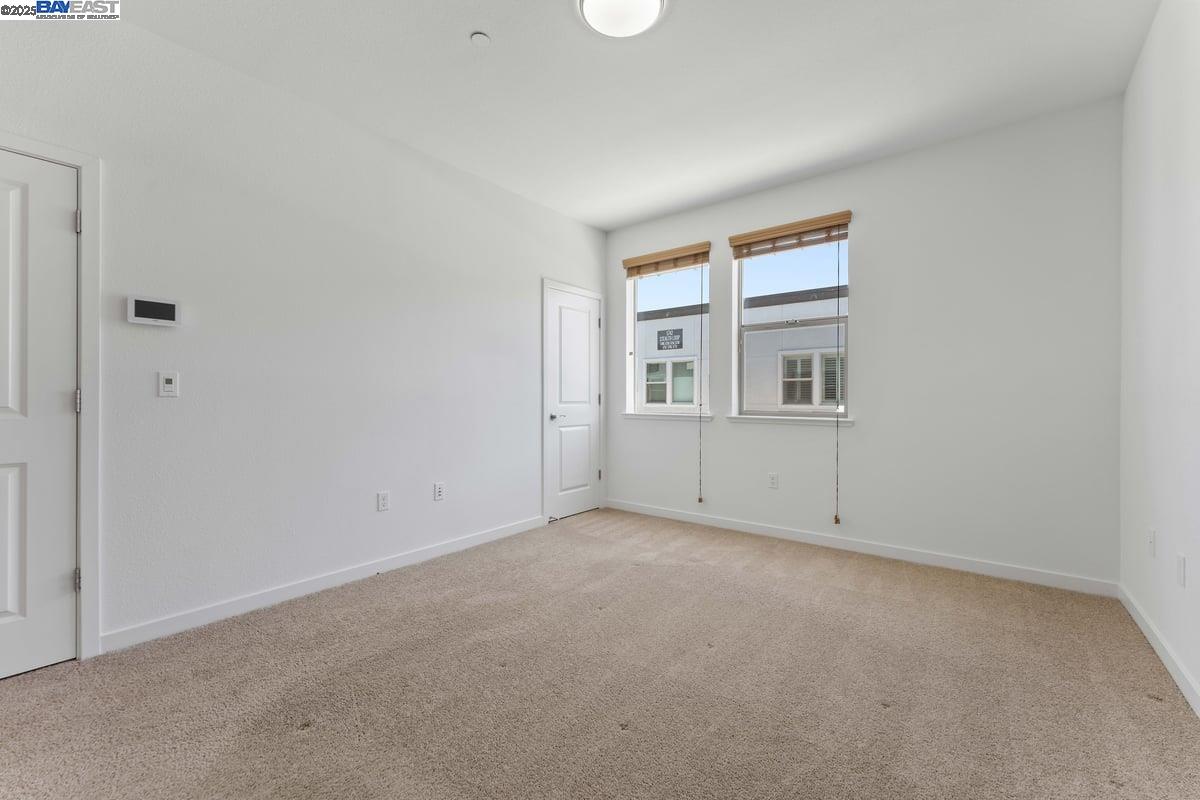 Detail Gallery Image 12 of 29 For 5753 Vibrant Loop, San Jose,  CA 95119 - 2 Beds | 2/1 Baths