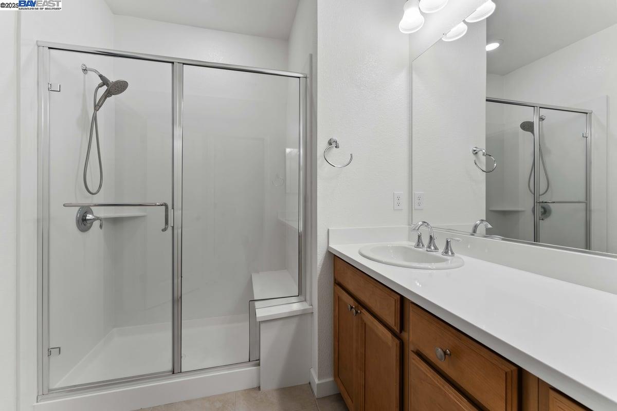 Detail Gallery Image 14 of 29 For 5753 Vibrant Loop, San Jose,  CA 95119 - 2 Beds | 2/1 Baths