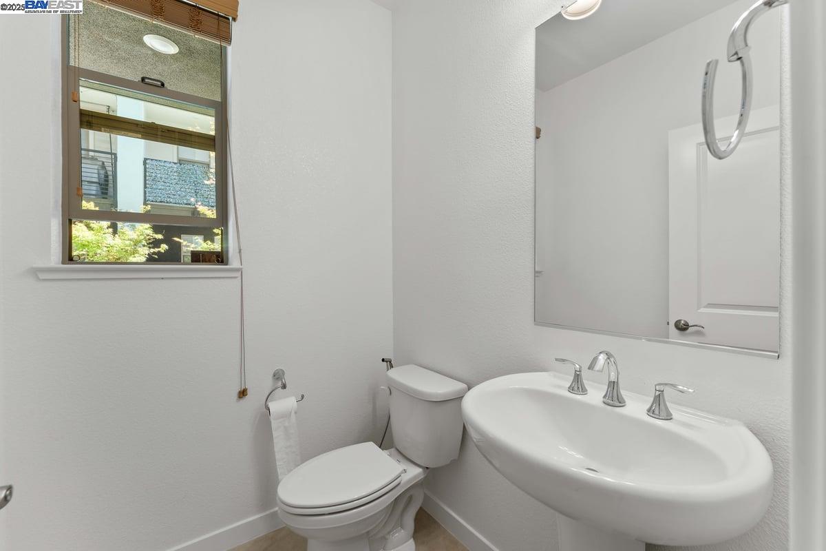 Detail Gallery Image 15 of 29 For 5753 Vibrant Loop, San Jose,  CA 95119 - 2 Beds | 2/1 Baths