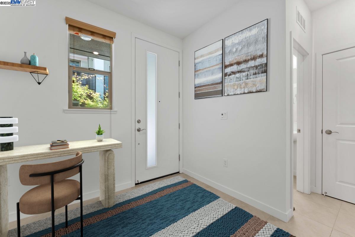 Detail Gallery Image 3 of 29 For 5753 Vibrant Loop, San Jose,  CA 95119 - 2 Beds | 2/1 Baths