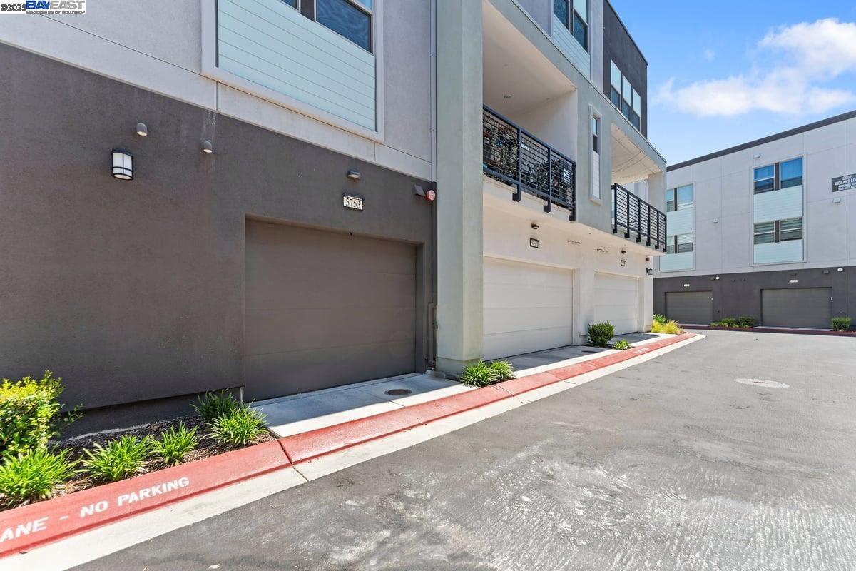 Detail Gallery Image 21 of 29 For 5753 Vibrant Loop, San Jose,  CA 95119 - 2 Beds | 2/1 Baths