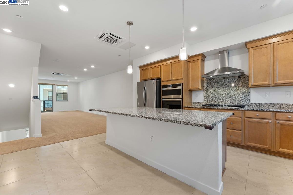 Detail Gallery Image 8 of 29 For 5753 Vibrant Loop, San Jose,  CA 95119 - 2 Beds | 2/1 Baths