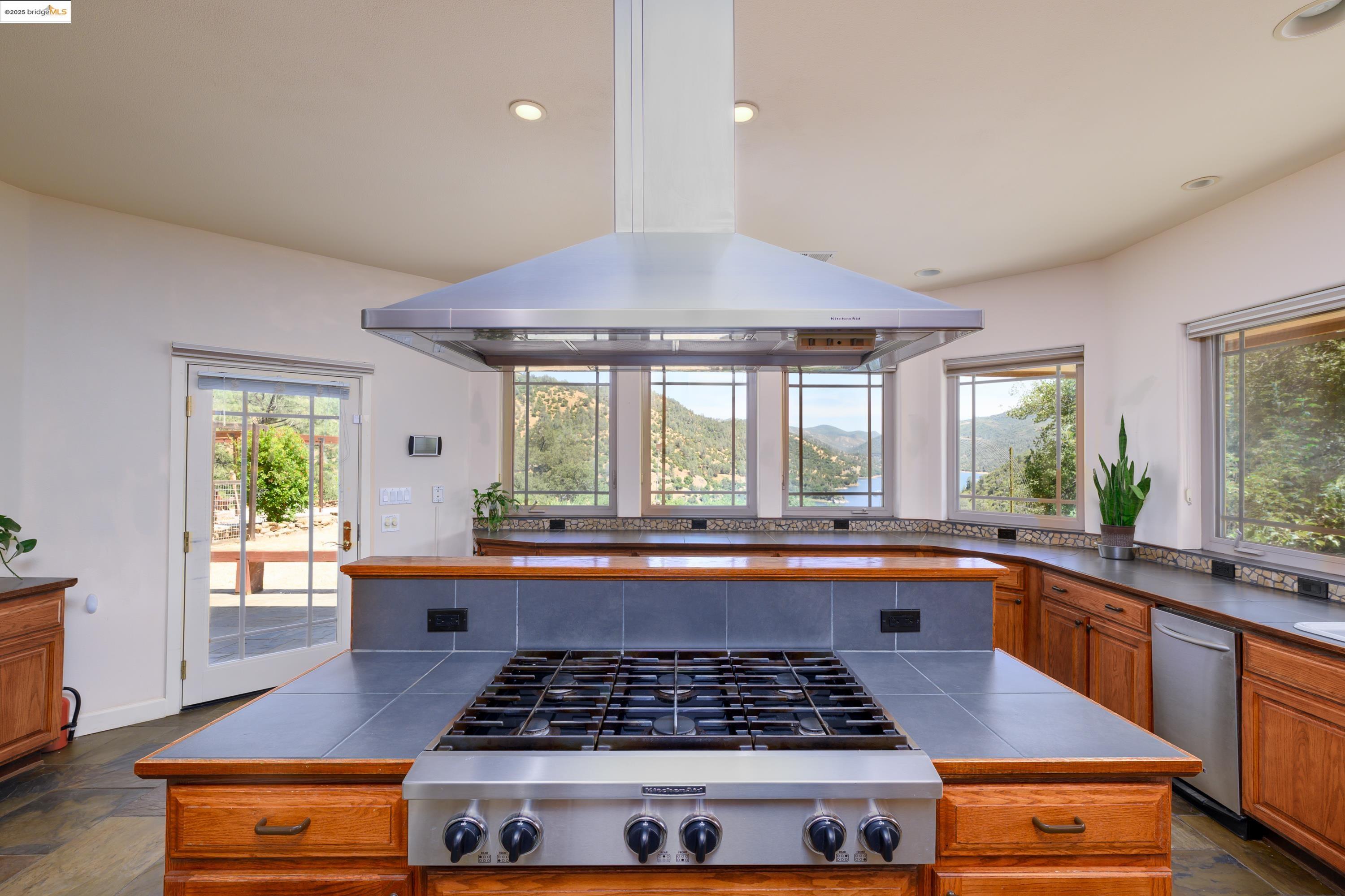 Detail Gallery Image 11 of 48 For 11770 River Rd, Jamestown,  CA 95327 - 3 Beds | 2/1 Baths