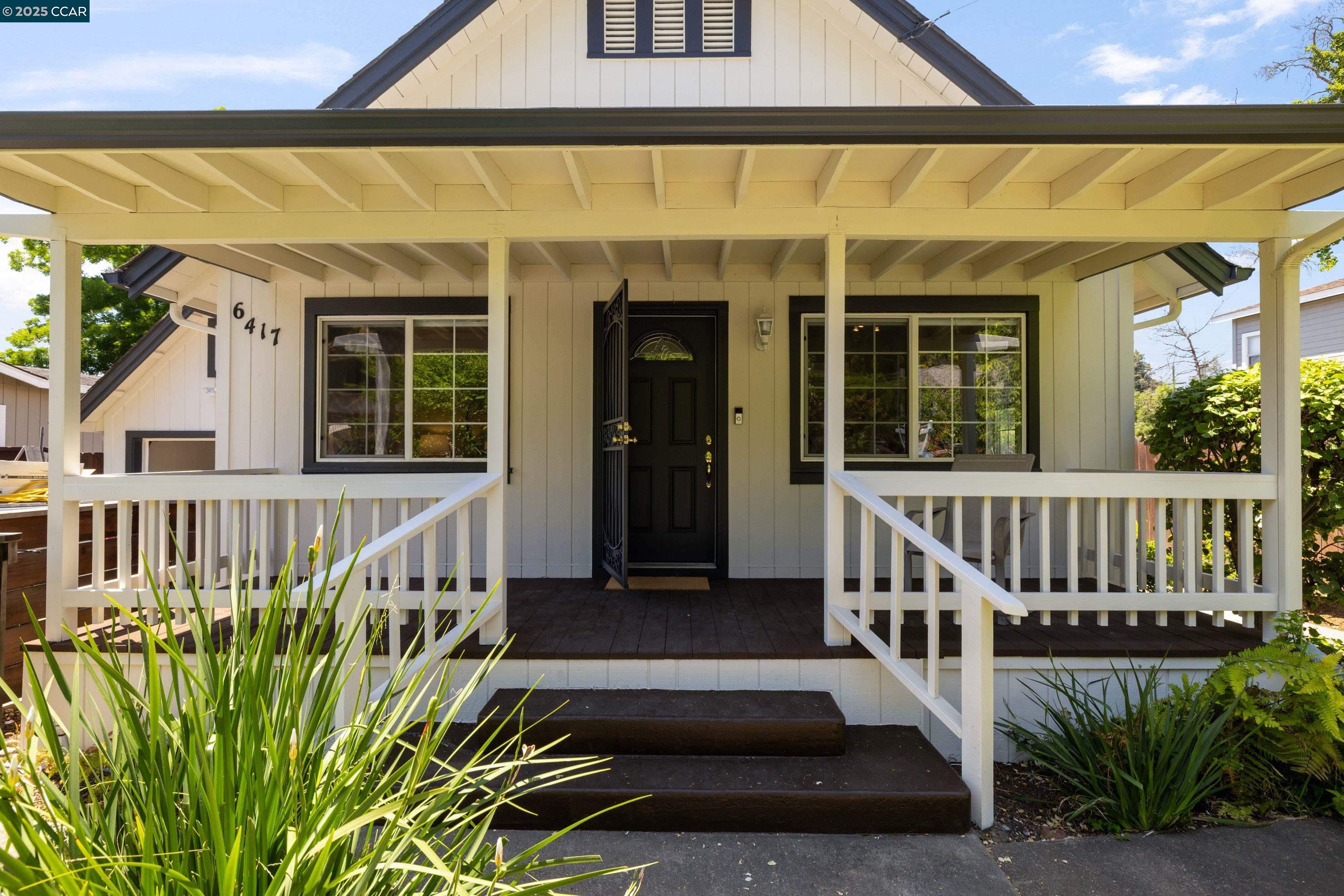 Detail Gallery Image 1 of 1 For 6417 Sunnymere Ave, Oakland,  CA 94605 - 4 Beds | 2 Baths