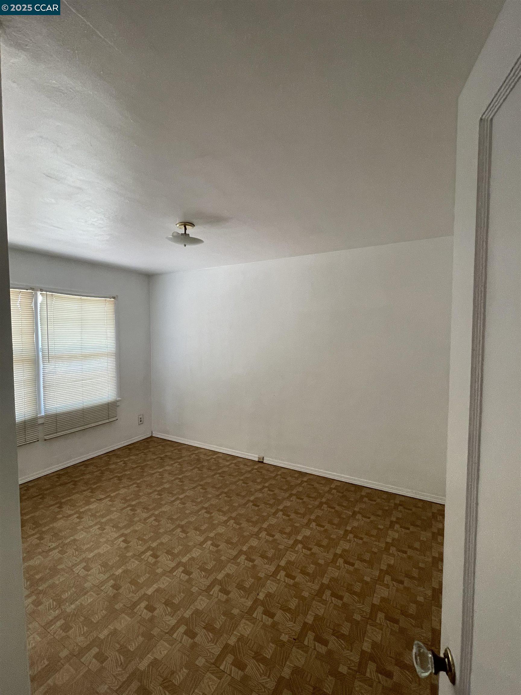 Detail Gallery Image 14 of 21 For 144 Garrard Blvd, Richmond,  CA 94801 - 3 Beds | 1 Baths