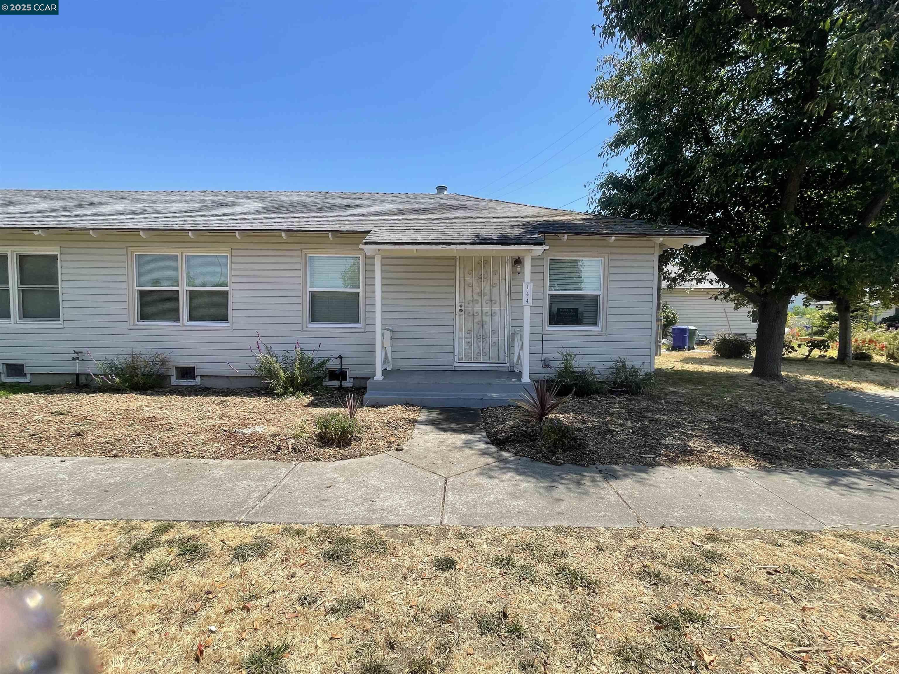 Detail Gallery Image 7 of 21 For 144 Garrard Blvd, Richmond,  CA 94801 - 3 Beds | 1 Baths