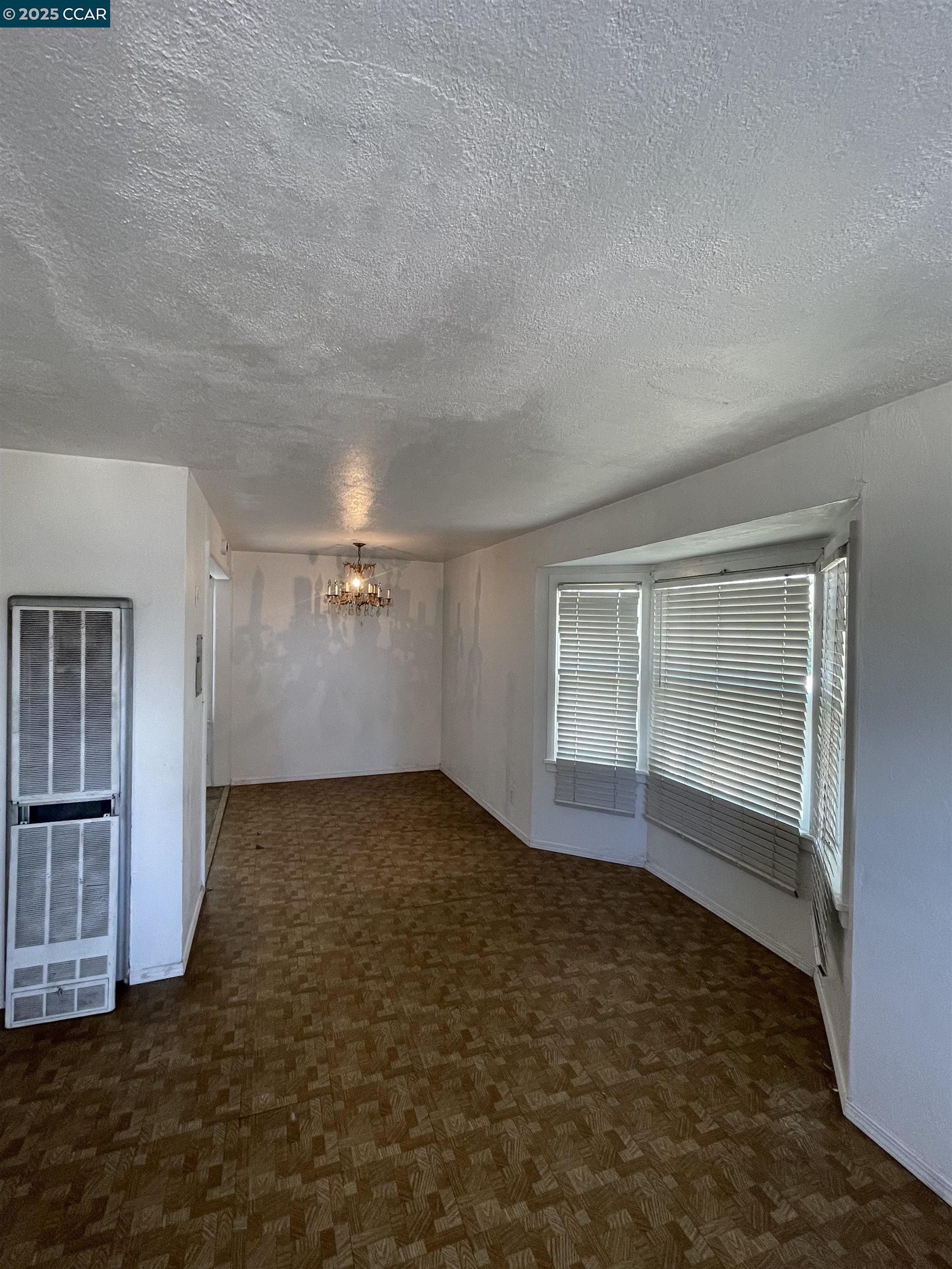 Detail Gallery Image 8 of 21 For 144 Garrard Blvd, Richmond,  CA 94801 - 3 Beds | 1 Baths