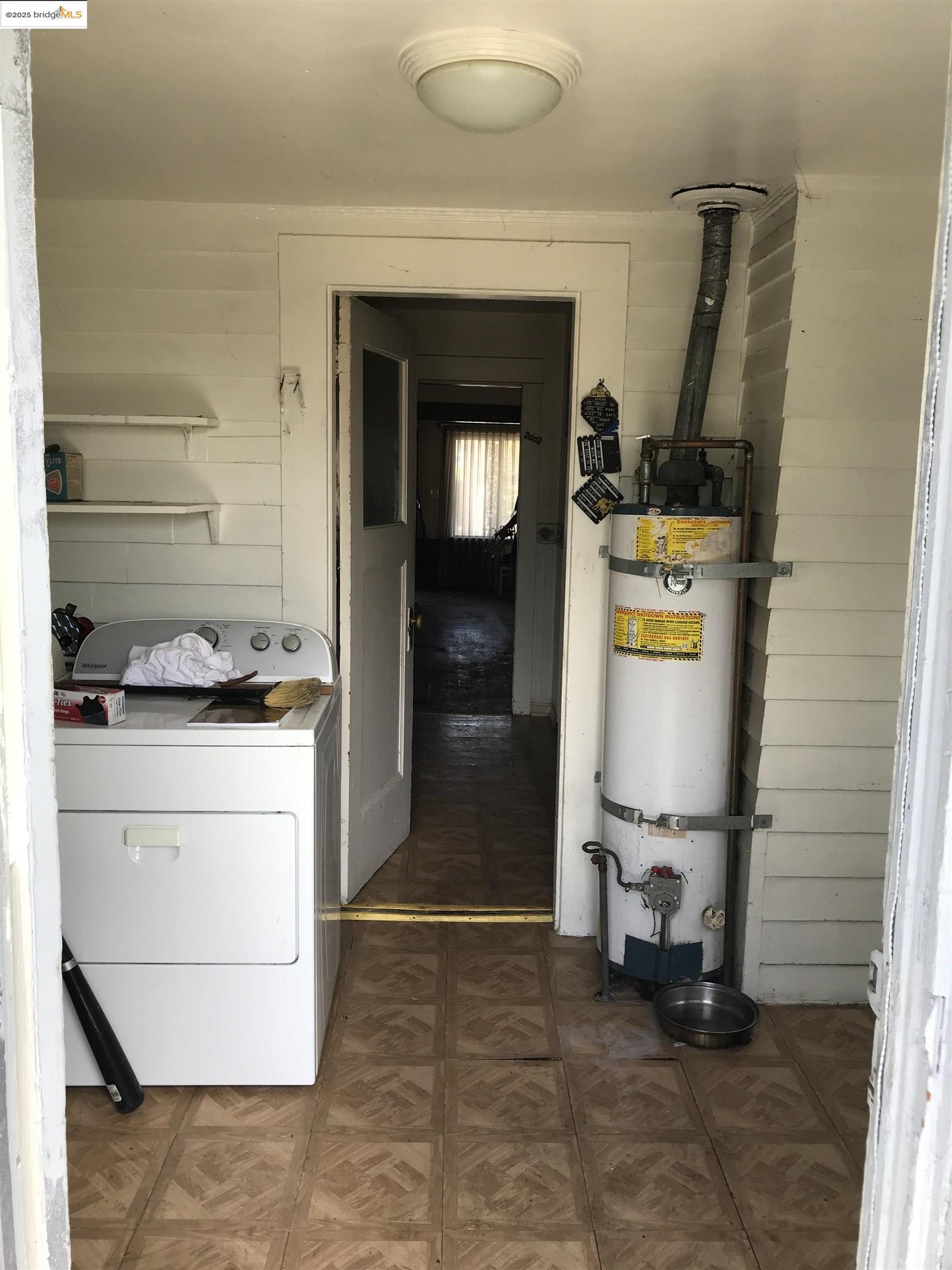 5607 Edgerly St, Oakland, California 94621, 2 Bedrooms Bedrooms, 5 Rooms Rooms,1 BathroomBathrooms,Residential,For Sale,5607 Edgerly St,41098885