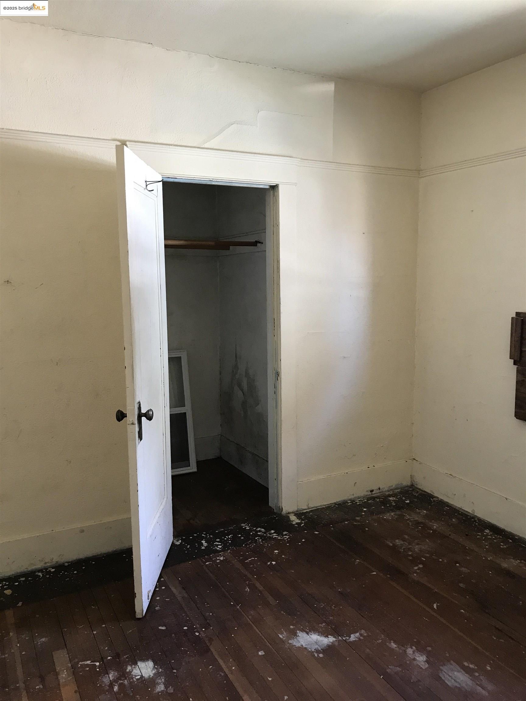 5607 Edgerly St, Oakland, California 94621, 2 Bedrooms Bedrooms, 5 Rooms Rooms,1 BathroomBathrooms,Residential,For Sale,5607 Edgerly St,41098885