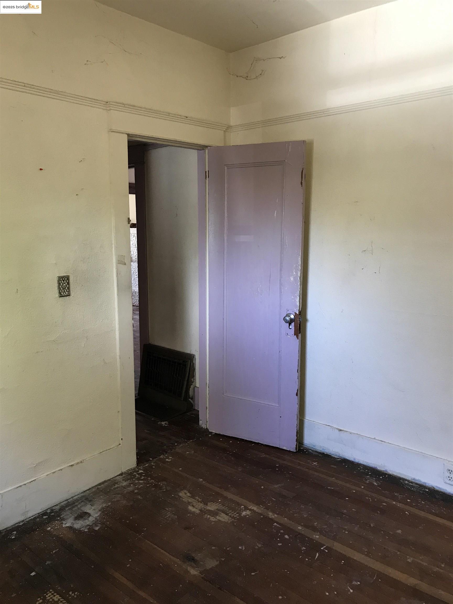 5607 Edgerly St, Oakland, California 94621, 2 Bedrooms Bedrooms, 5 Rooms Rooms,1 BathroomBathrooms,Residential,For Sale,5607 Edgerly St,41098885