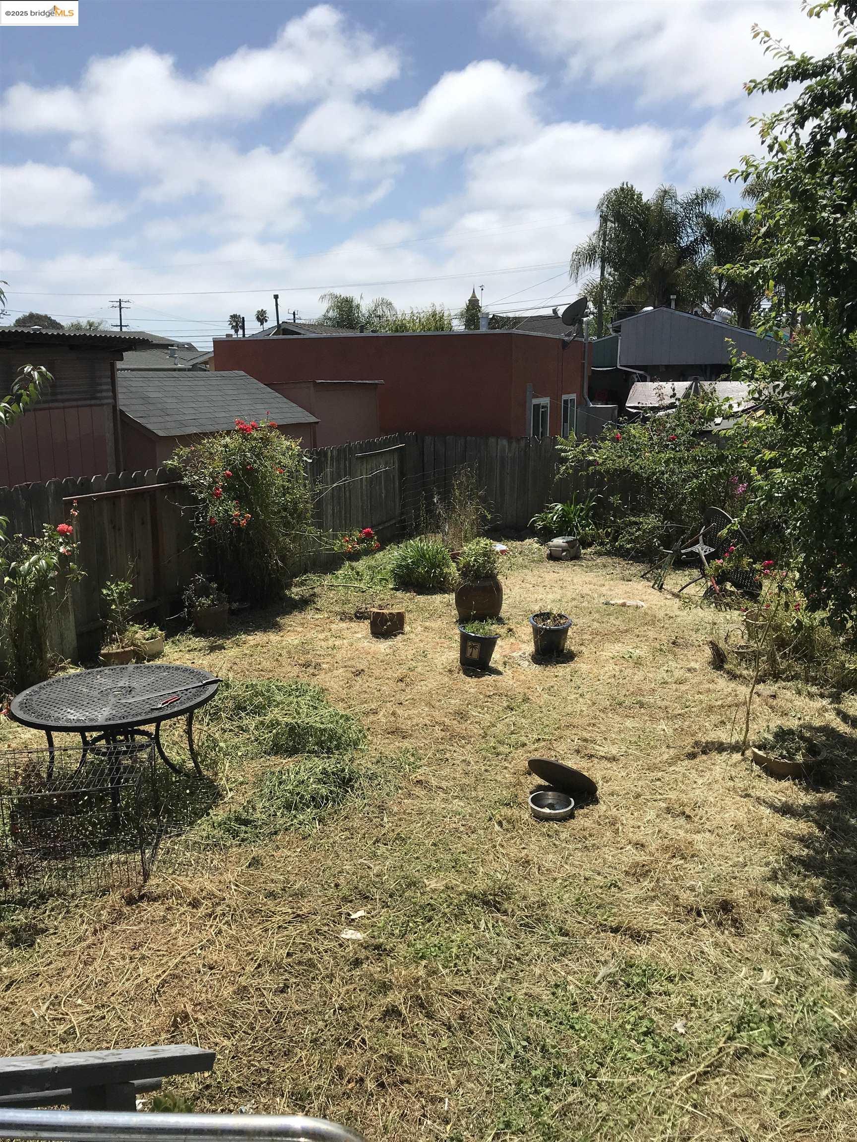5607 Edgerly St, Oakland, California 94621, 2 Bedrooms Bedrooms, 5 Rooms Rooms,1 BathroomBathrooms,Residential,For Sale,5607 Edgerly St,41098885
