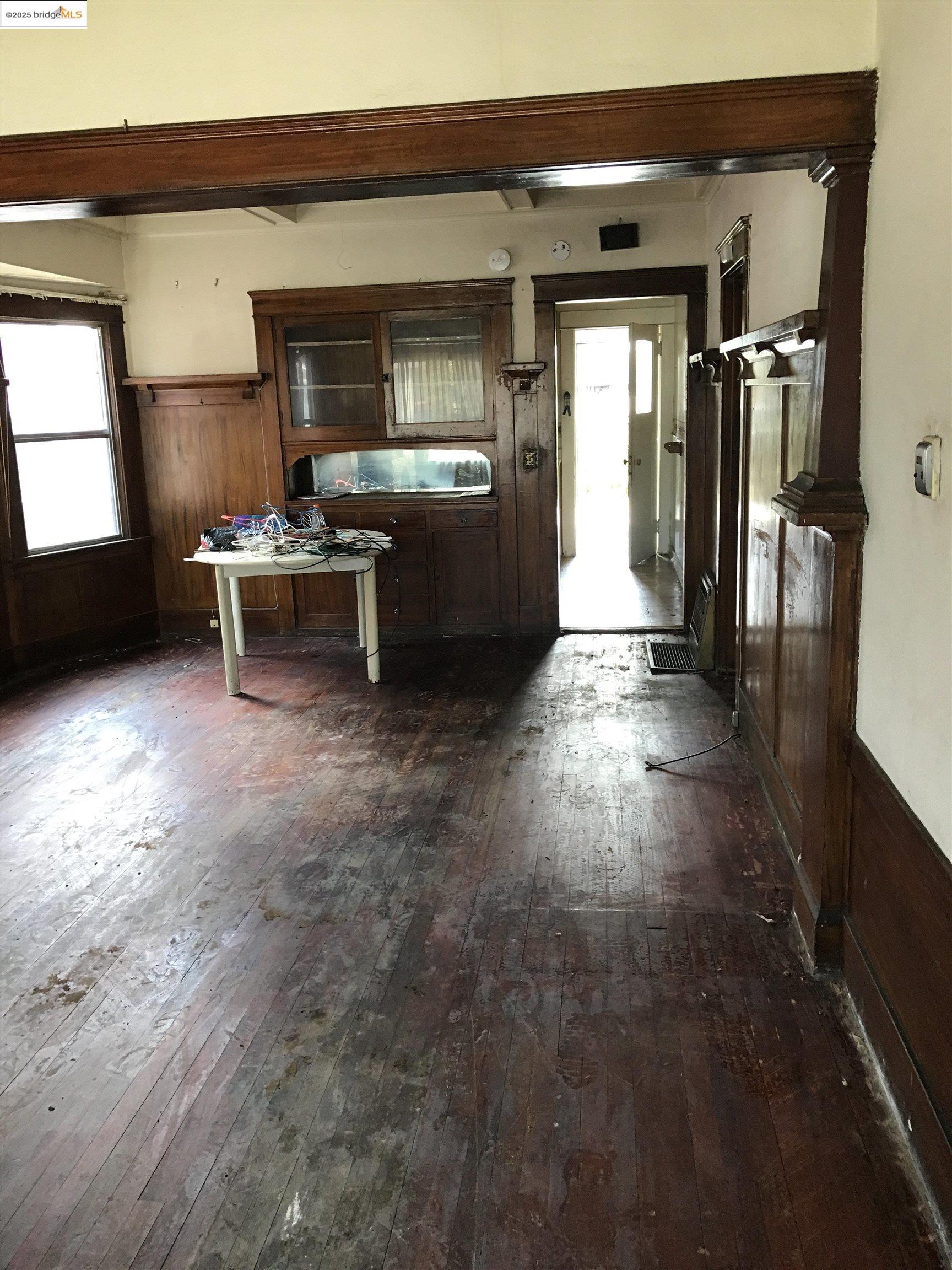 5607 Edgerly St, Oakland, California 94621, 2 Bedrooms Bedrooms, 5 Rooms Rooms,1 BathroomBathrooms,Residential,For Sale,5607 Edgerly St,41098885
