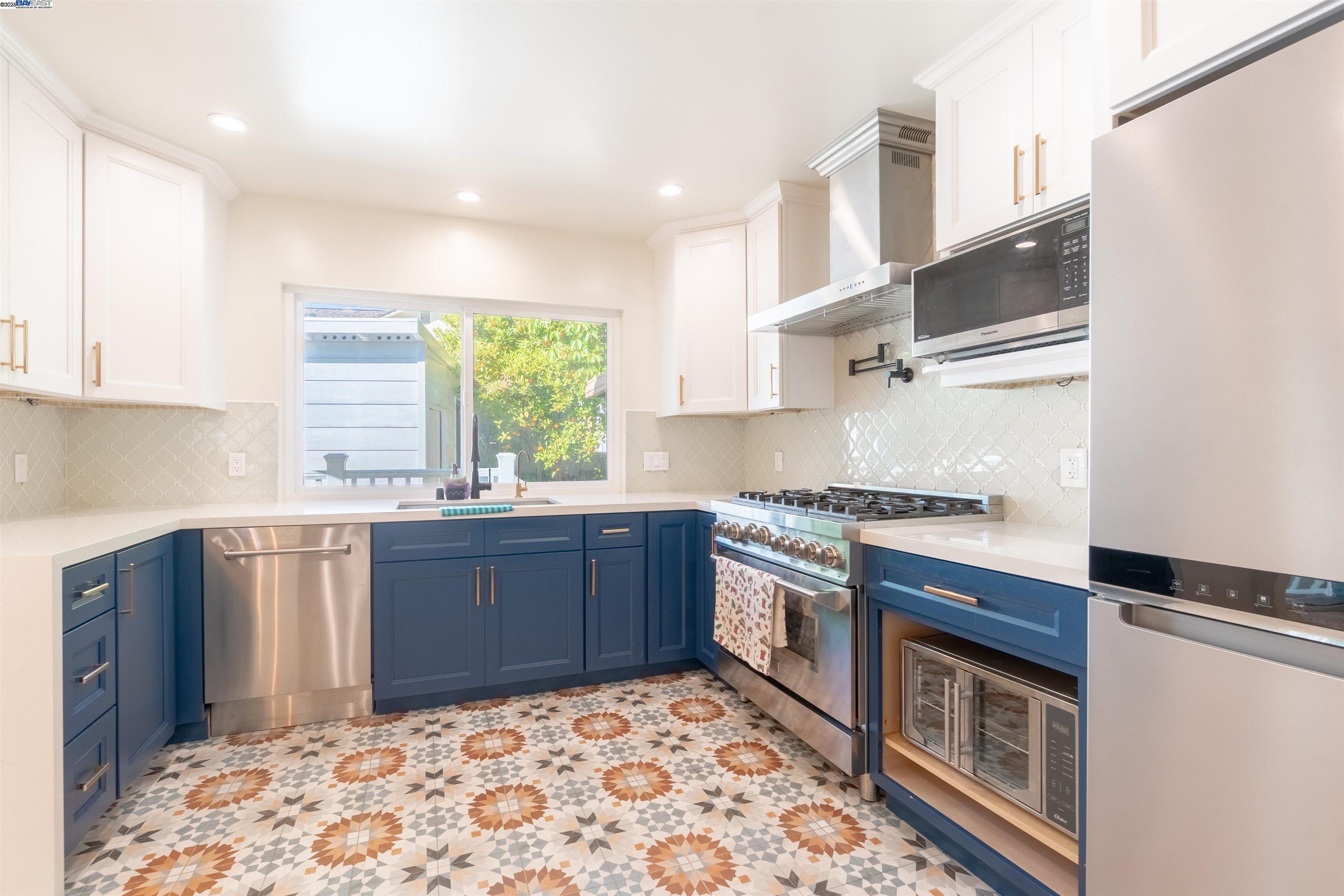 Detail Gallery Image 11 of 40 For 626 Hollyhock Dr, San Leandro,  CA 94578 - 4 Beds | 3 Baths