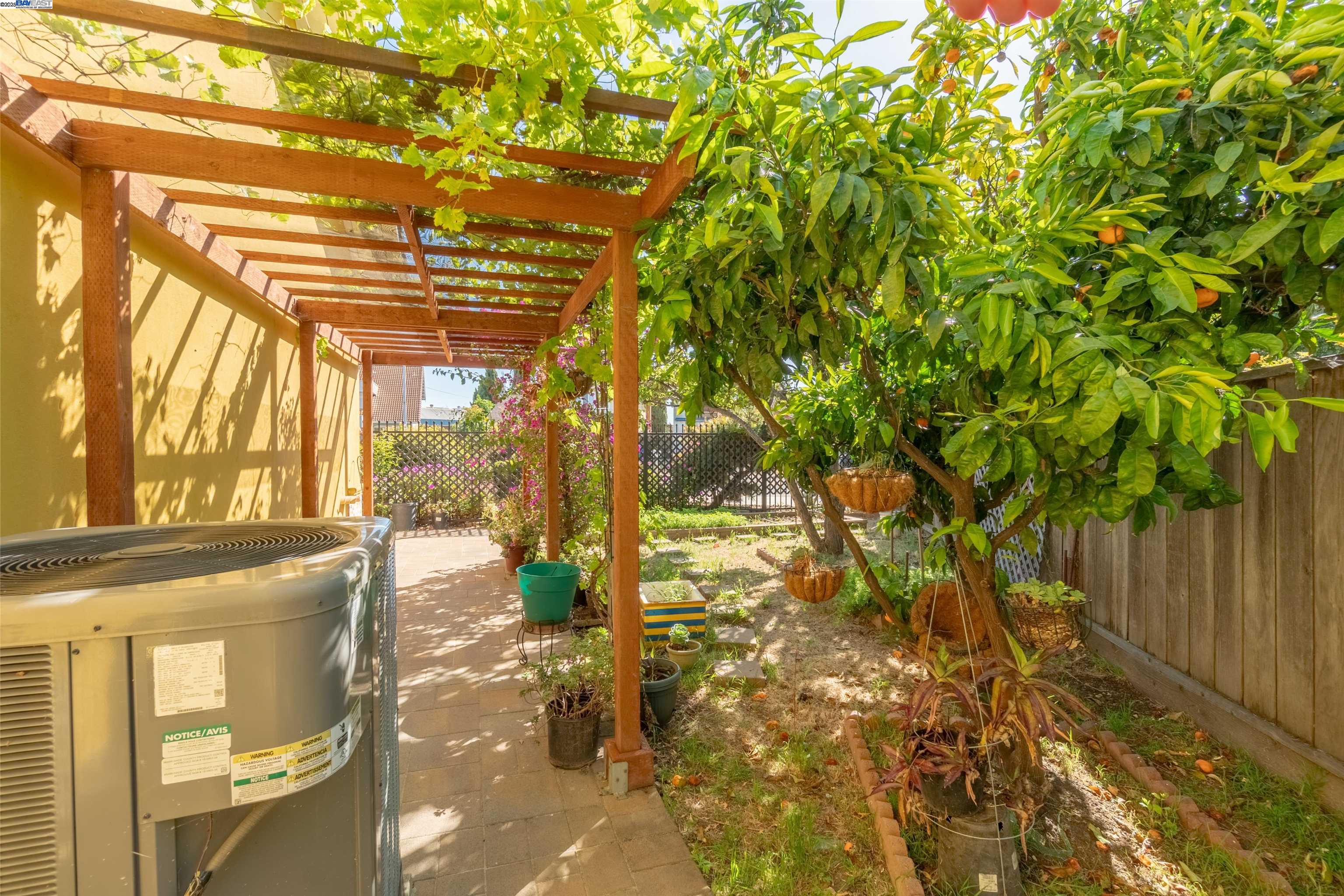 Detail Gallery Image 34 of 40 For 626 Hollyhock Dr, San Leandro,  CA 94578 - 4 Beds | 3 Baths