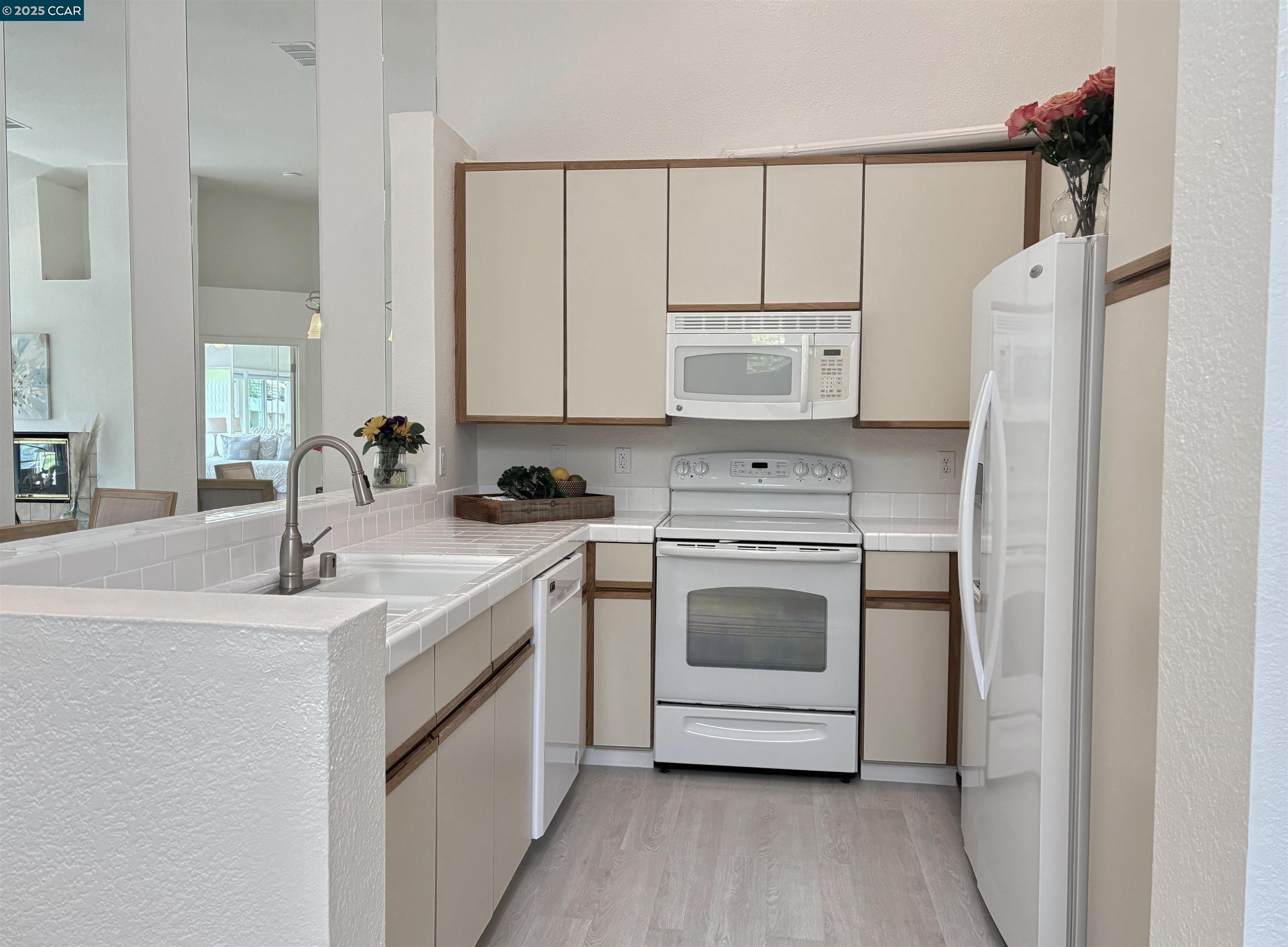 Photo #7: 41098890 Listing: Photo #7