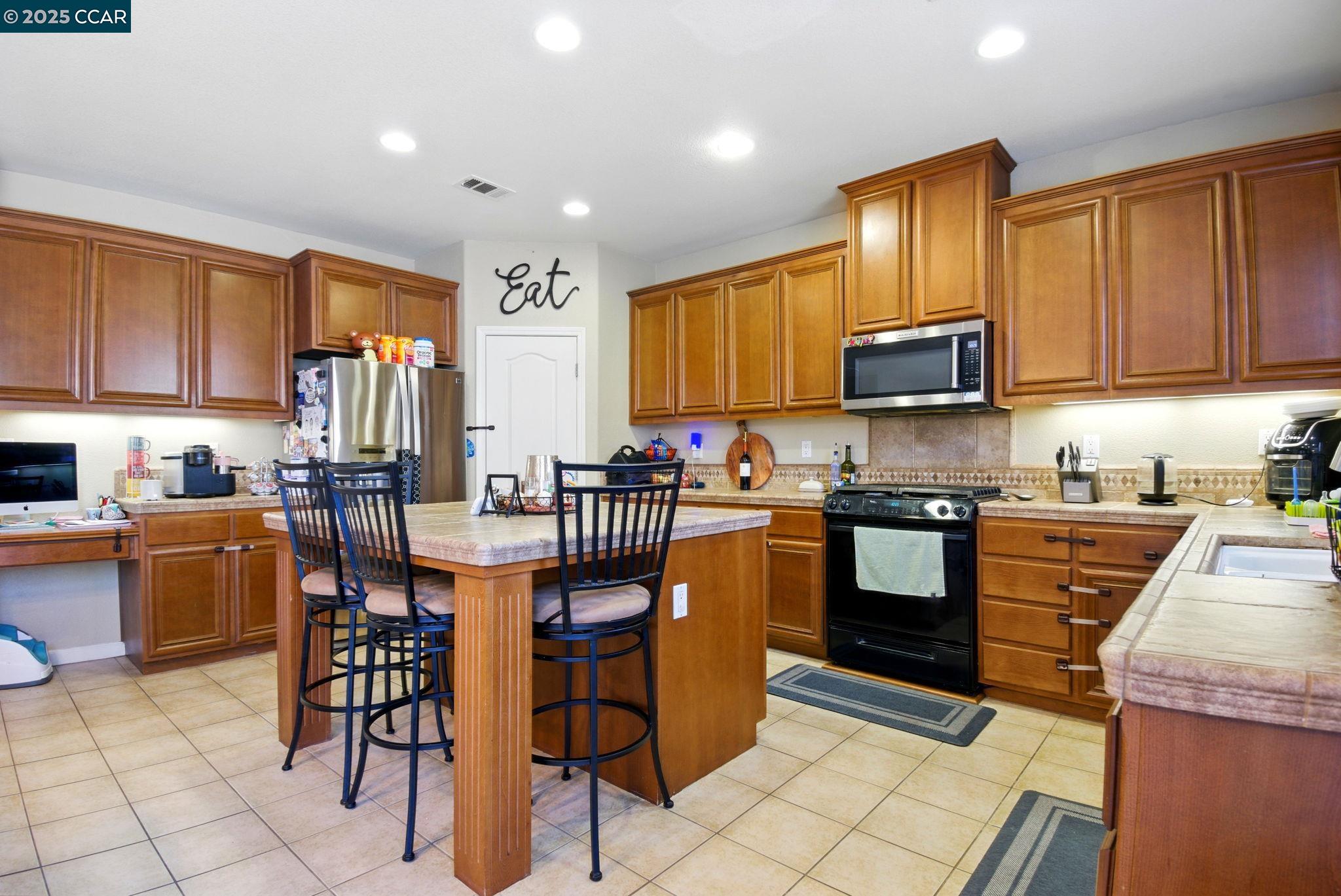 Detail Gallery Image 42 of 55 For 35 Belluno Dr, Stockton,  CA 95209 - 3 Beds | 2/1 Baths