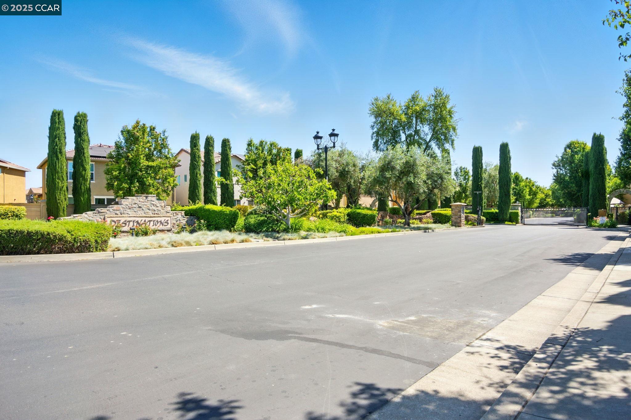 Detail Gallery Image 9 of 55 For 35 Belluno Dr, Stockton,  CA 95209 - 3 Beds | 2/1 Baths