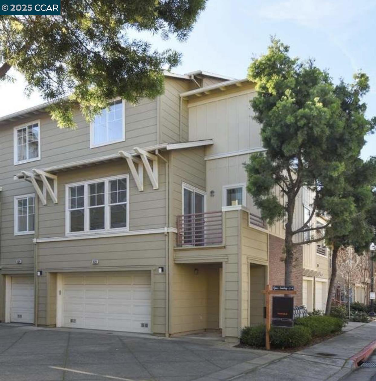 MLS: 41098892 Condo For Sale
