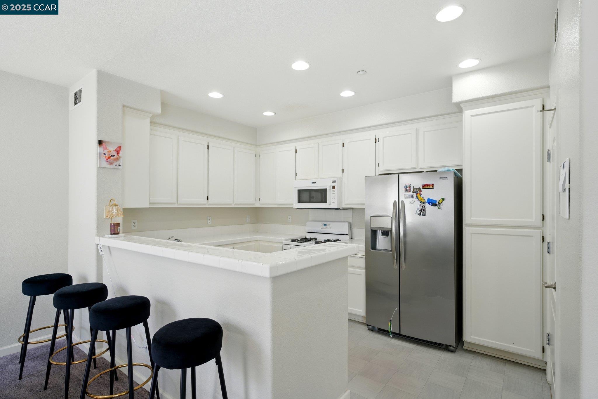 Photo #12: 41098892 Listing: Photo #12
