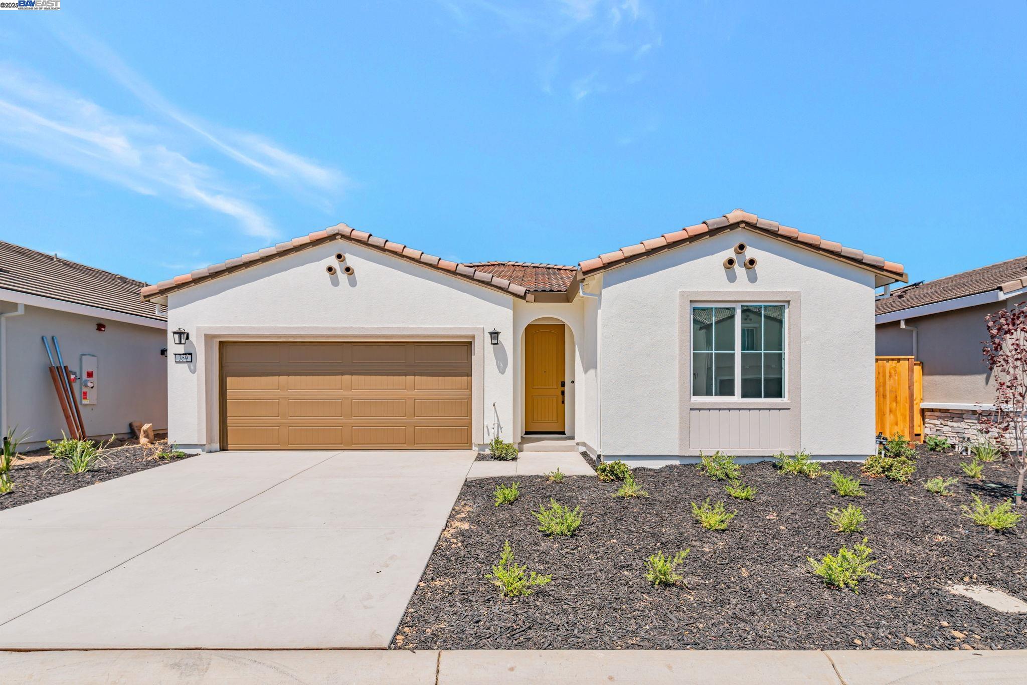 Detail Gallery Image 1 of 11 For 359 Astilbe Street, Discovery Bay,  CA 94505 - 3 Beds | 2 Baths