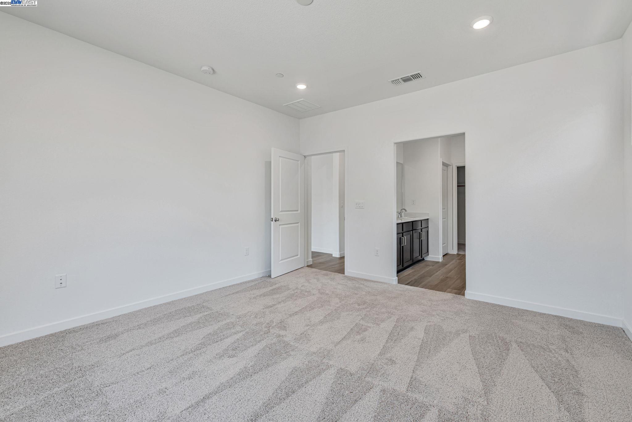 Detail Gallery Image 5 of 11 For 359 Astilbe Street, Discovery Bay,  CA 94505 - 3 Beds | 2 Baths