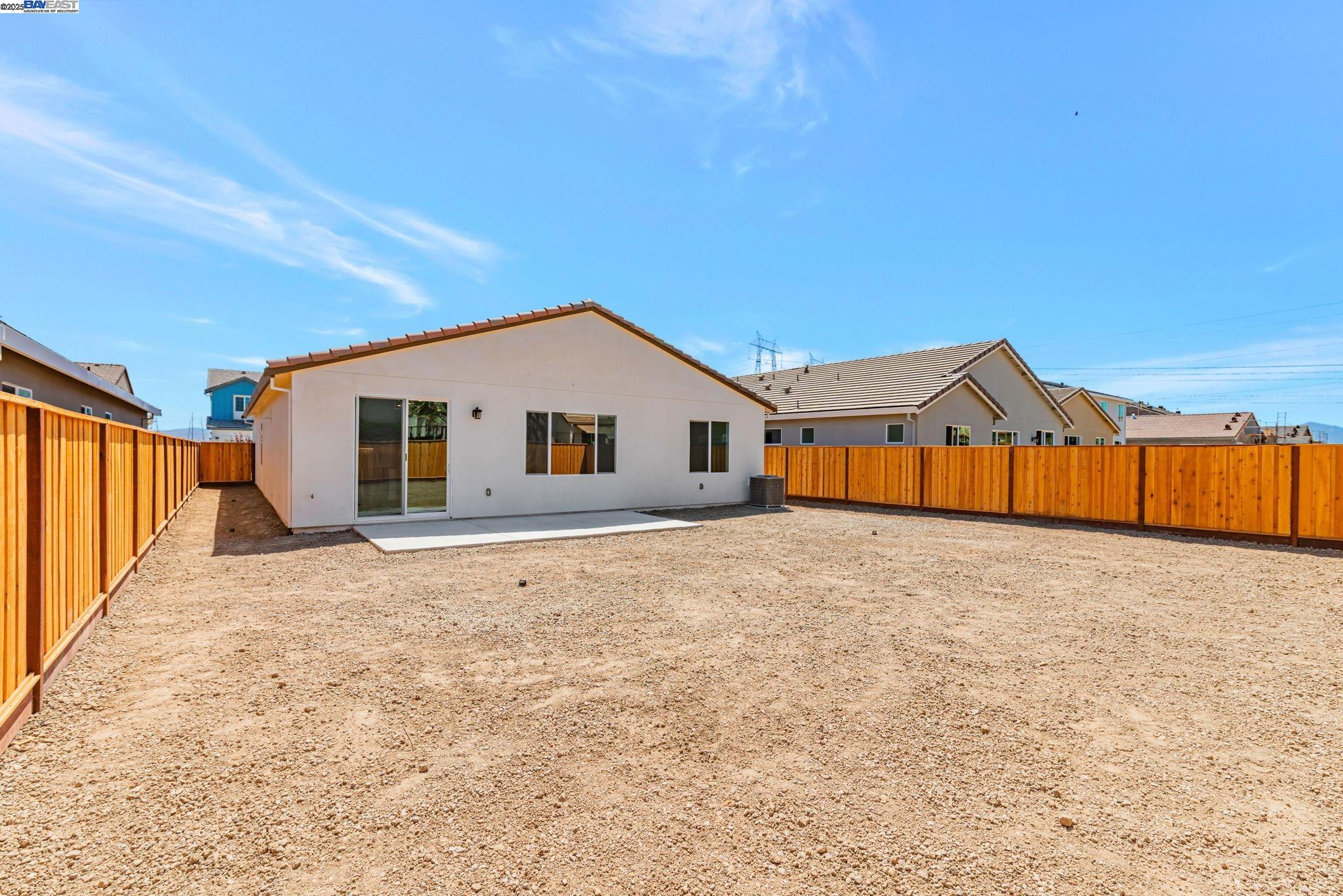 Detail Gallery Image 10 of 11 For 359 Astilbe Street, Discovery Bay,  CA 94505 - 3 Beds | 2 Baths