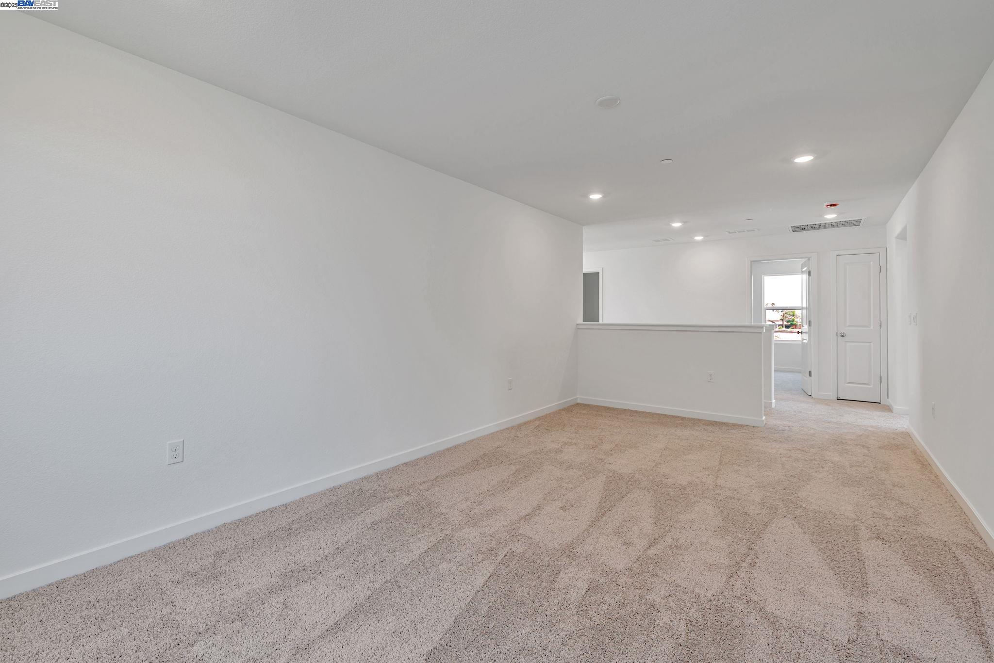 Detail Gallery Image 9 of 12 For 362 Astilbe Street, Discovery Bay,  CA 94505 - 5 Beds | 3/1 Baths