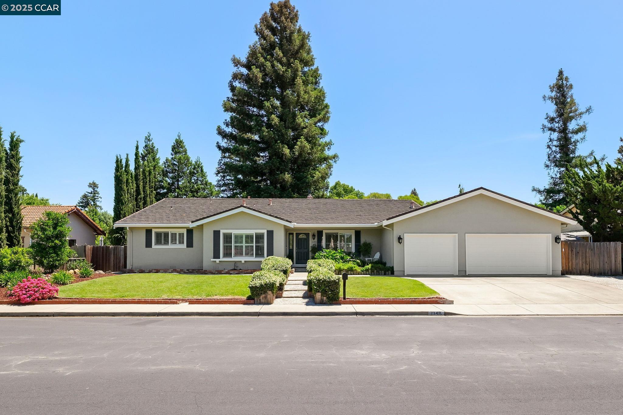 Detail Gallery Image 1 of 34 For 1140 Jamie Dr, Concord,  CA 94518 - 4 Beds | 2/1 Baths
