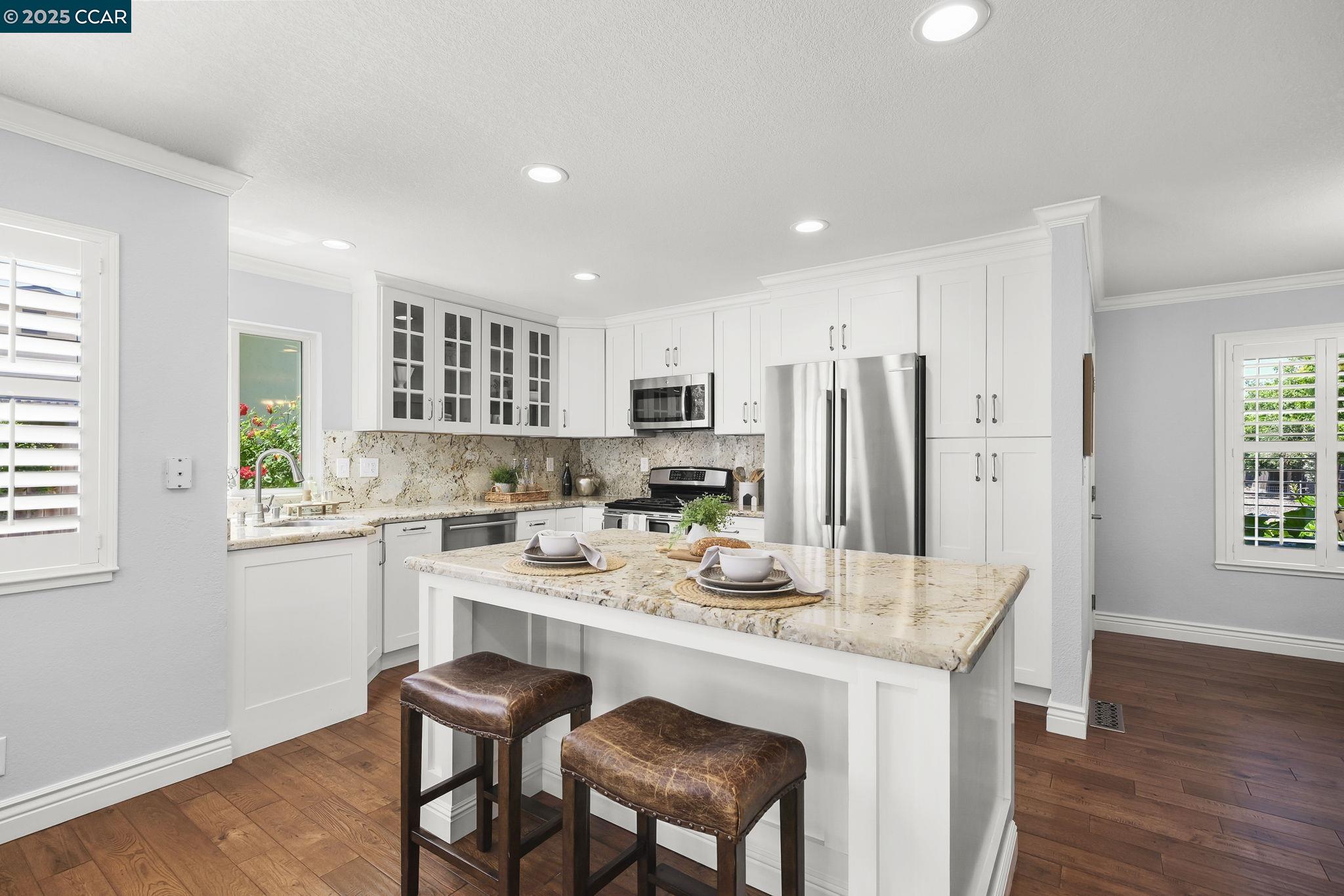 Detail Gallery Image 13 of 34 For 1140 Jamie Dr, Concord,  CA 94518 - 4 Beds | 2/1 Baths