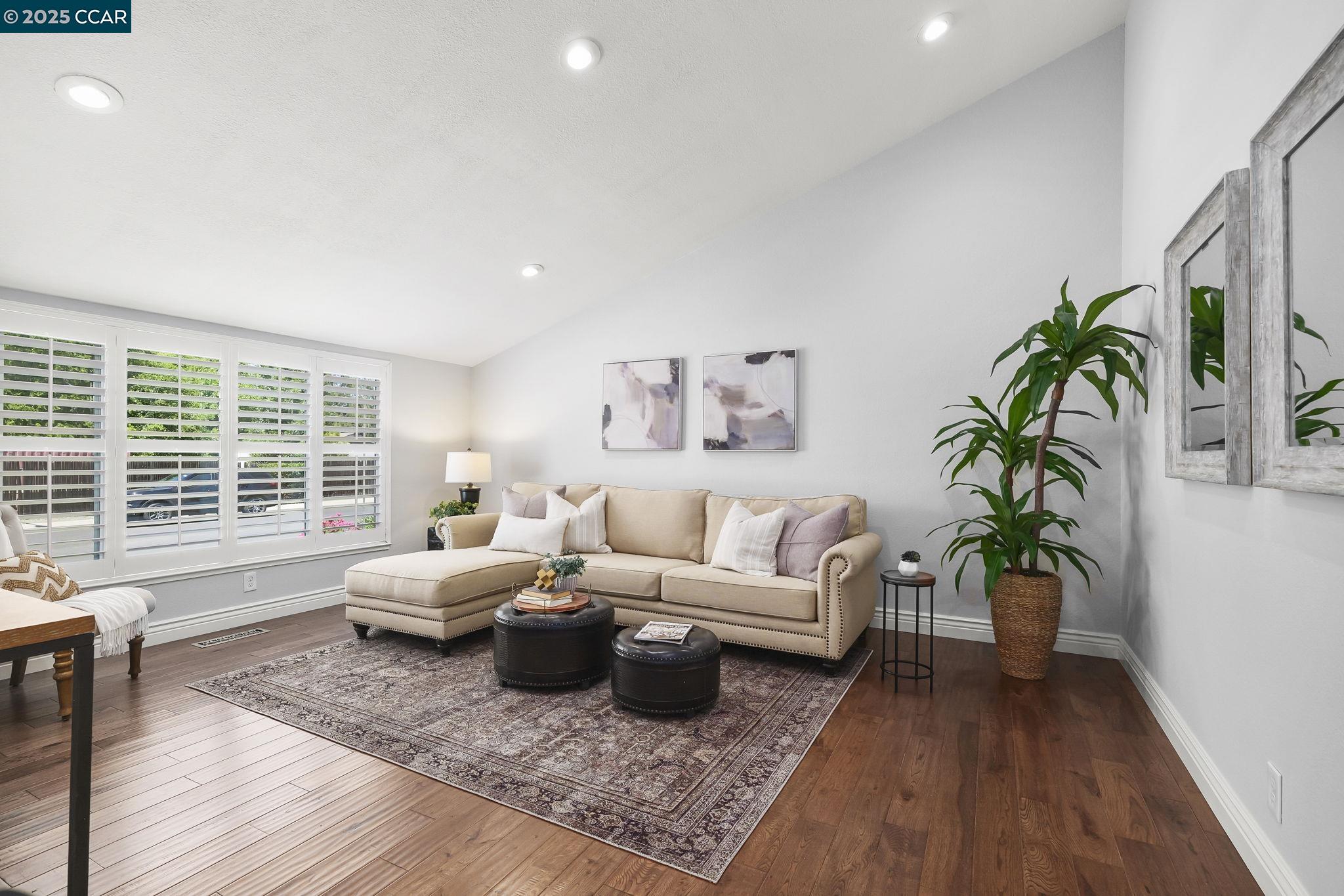 Detail Gallery Image 6 of 34 For 1140 Jamie Dr, Concord,  CA 94518 - 4 Beds | 2/1 Baths