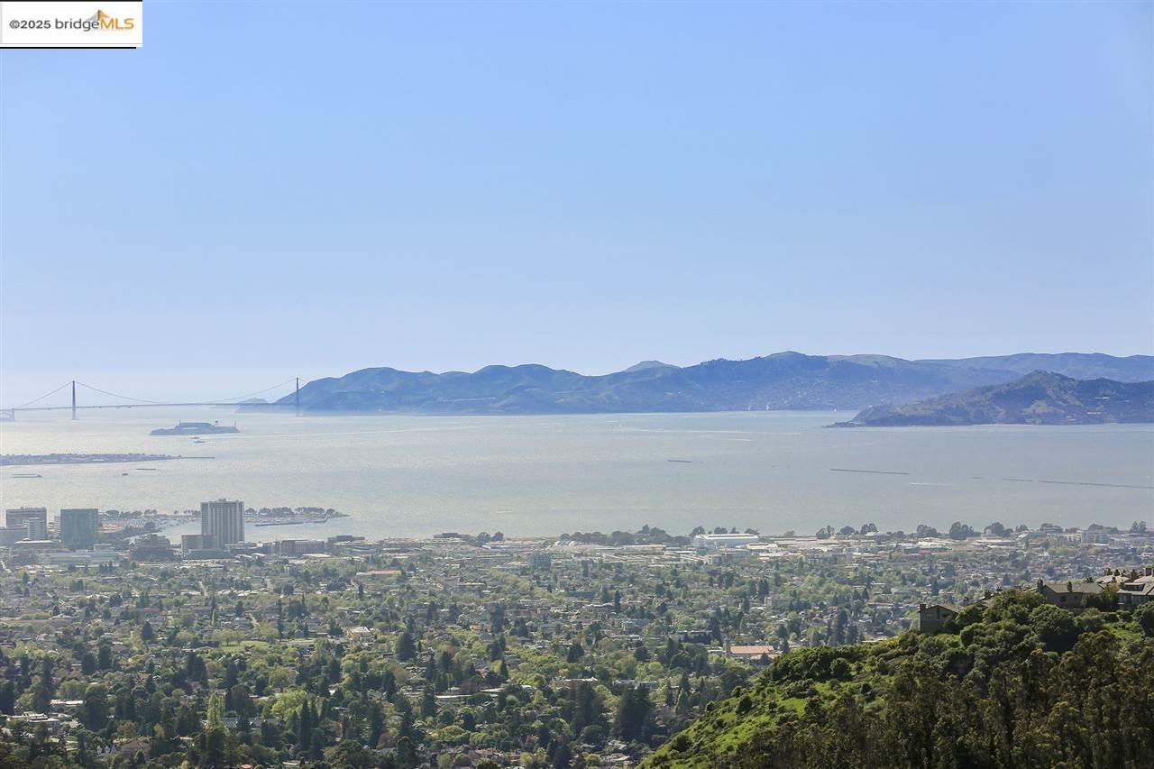 Detail Gallery Image 6 of 12 For 6118 Skyline Blvd, Oakland,  CA 94611 - – Beds | – Baths