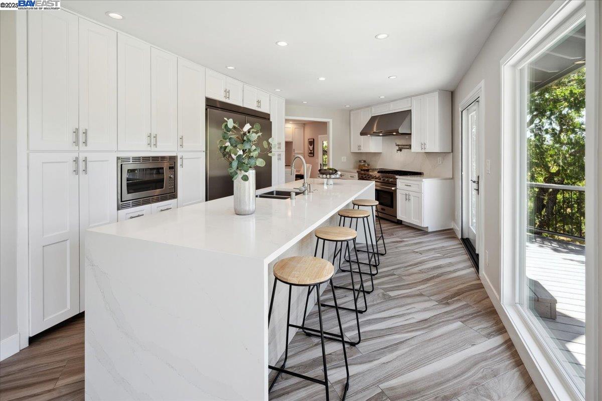 Detail Gallery Image 12 of 59 For 325 Bollinger Estates Ct, San Ramon,  CA 94583 - 4 Beds | 4/1 Baths