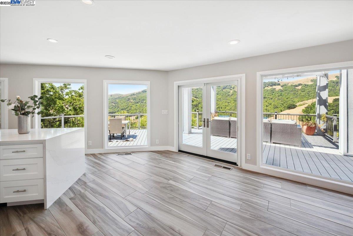 Detail Gallery Image 16 of 59 For 325 Bollinger Estates Ct, San Ramon,  CA 94583 - 4 Beds | 4/1 Baths
