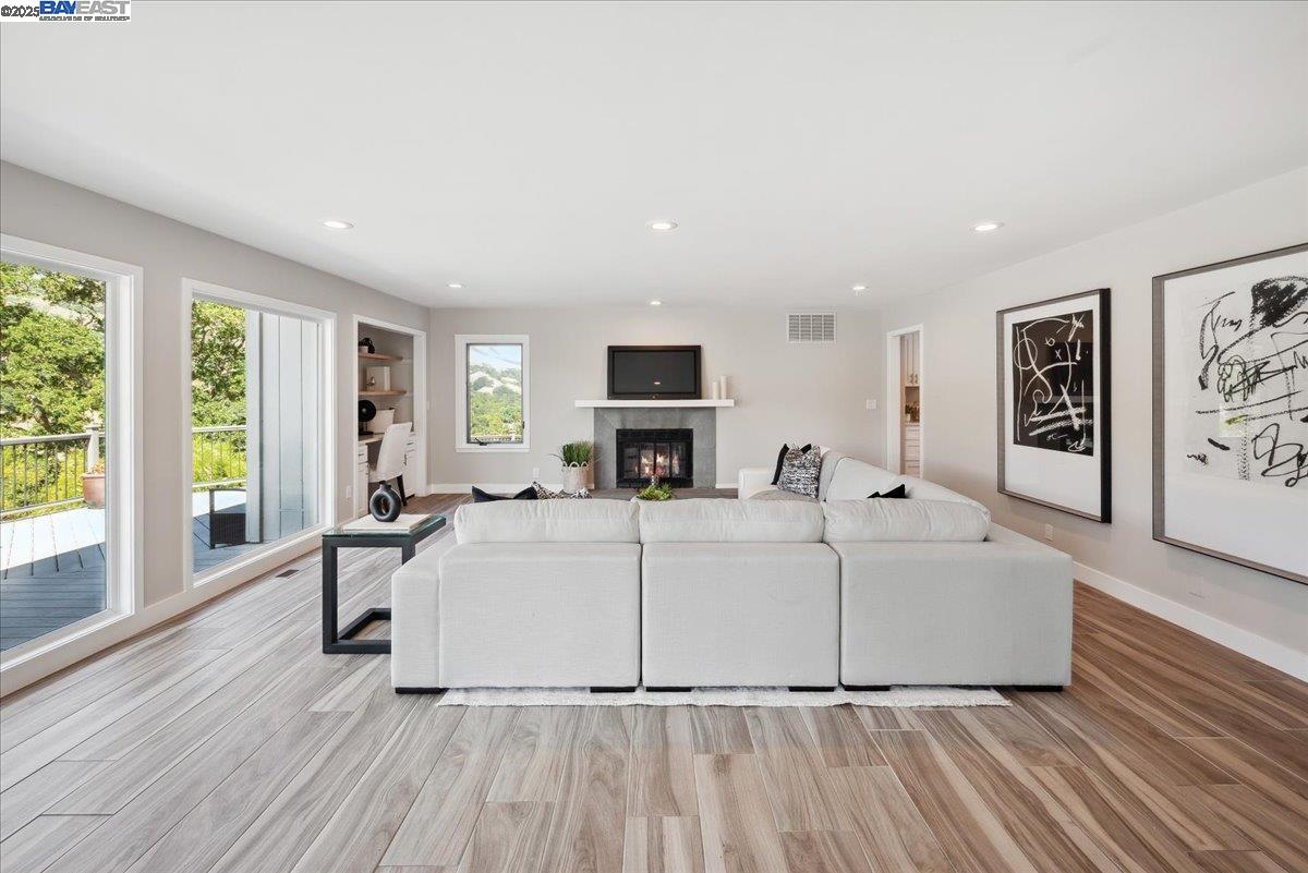 Detail Gallery Image 17 of 59 For 325 Bollinger Estates Ct, San Ramon,  CA 94583 - 4 Beds | 4/1 Baths