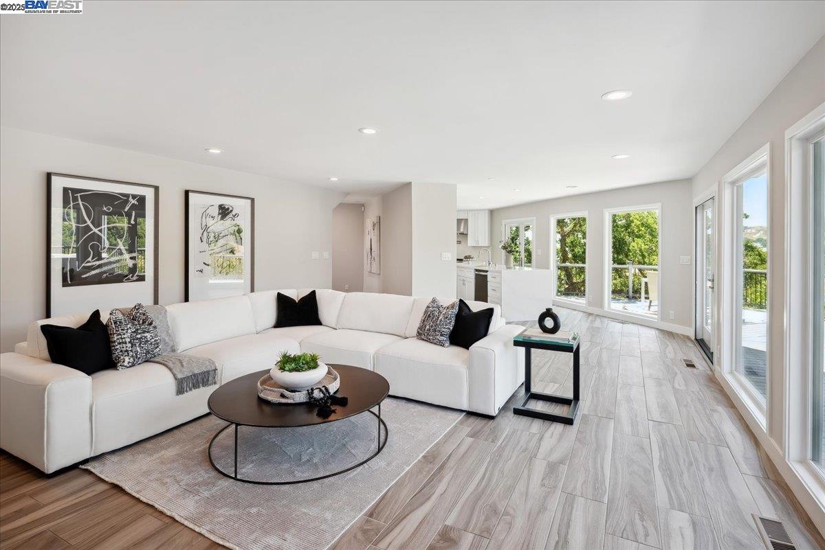 Detail Gallery Image 19 of 59 For 325 Bollinger Estates Ct, San Ramon,  CA 94583 - 4 Beds | 4/1 Baths